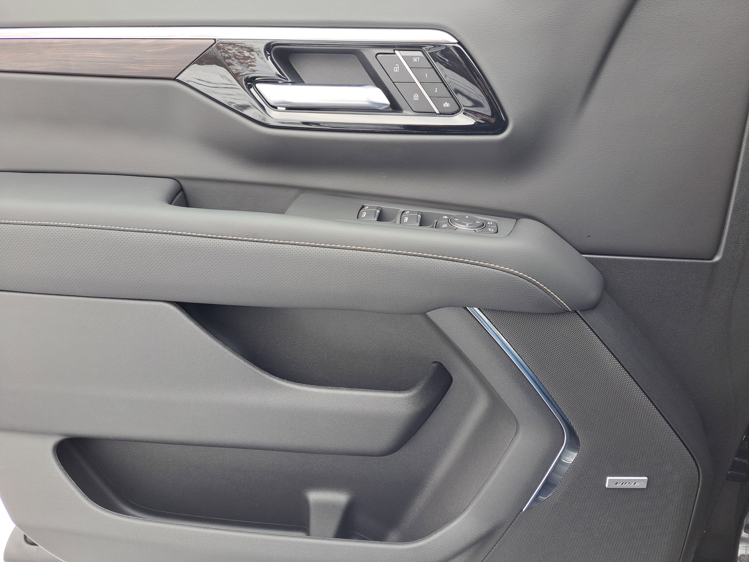 2026 Chevrolet Suburban Premier - Photo 23