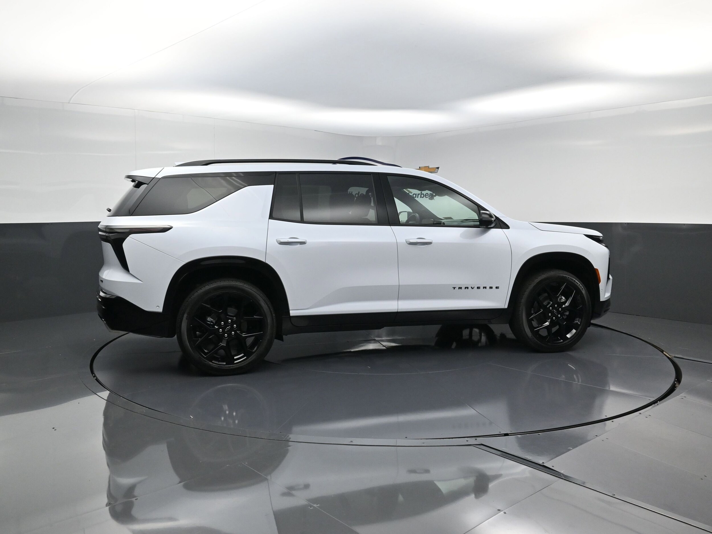 2026 Chevrolet Traverse RS photo 2