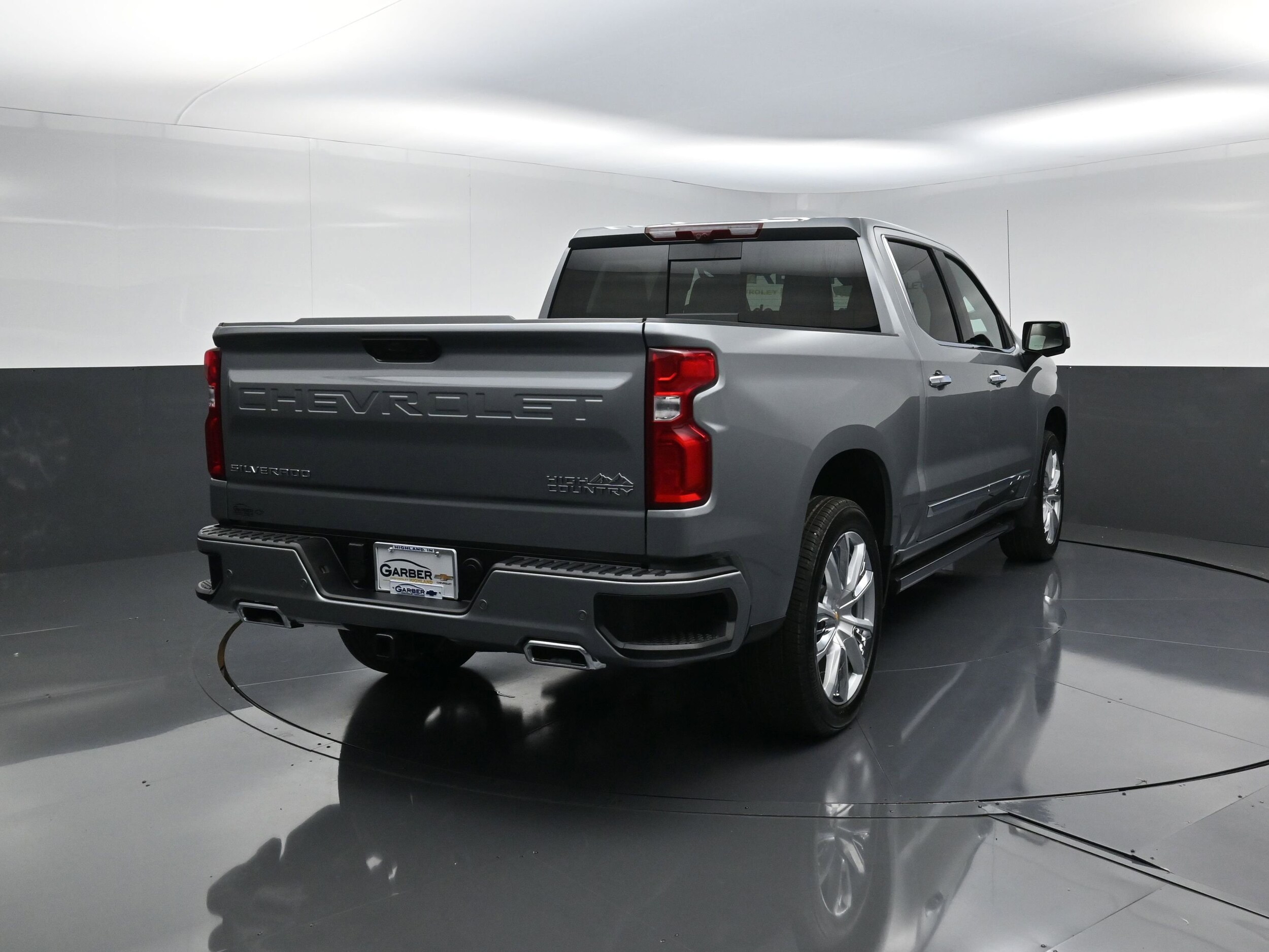 2026 Chevrolet Silverado 1500 High Country photo 3