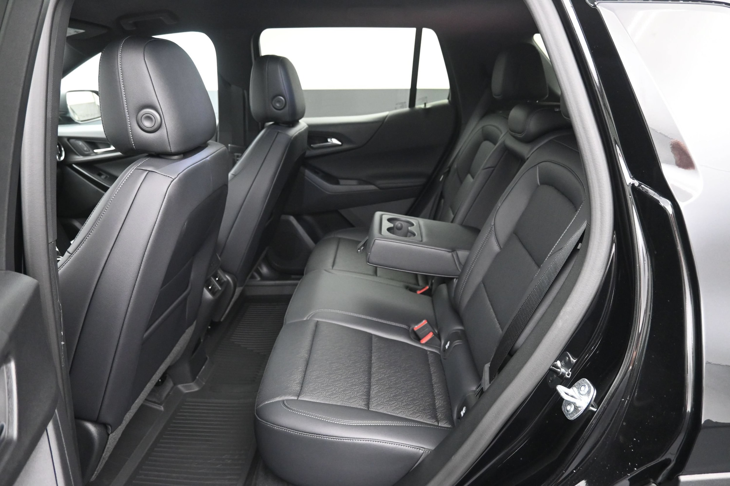 2027 Chevrolet Equinox LT - Photo 47