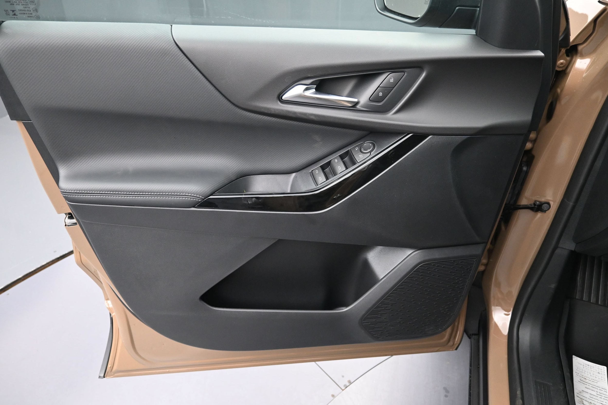 2027 Chevrolet Equinox LT - Photo 22