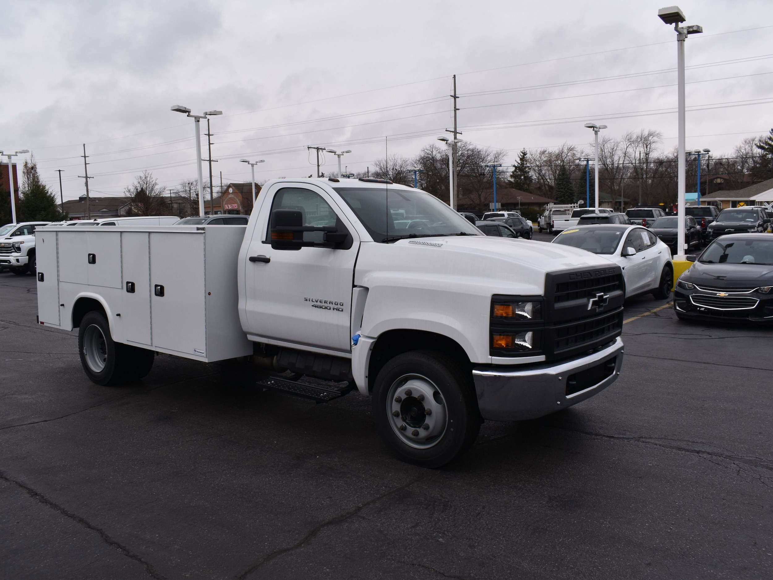 2024 Chevrolet Silverado 4500 Medium Duty Chassis Cab Work Truck's photo