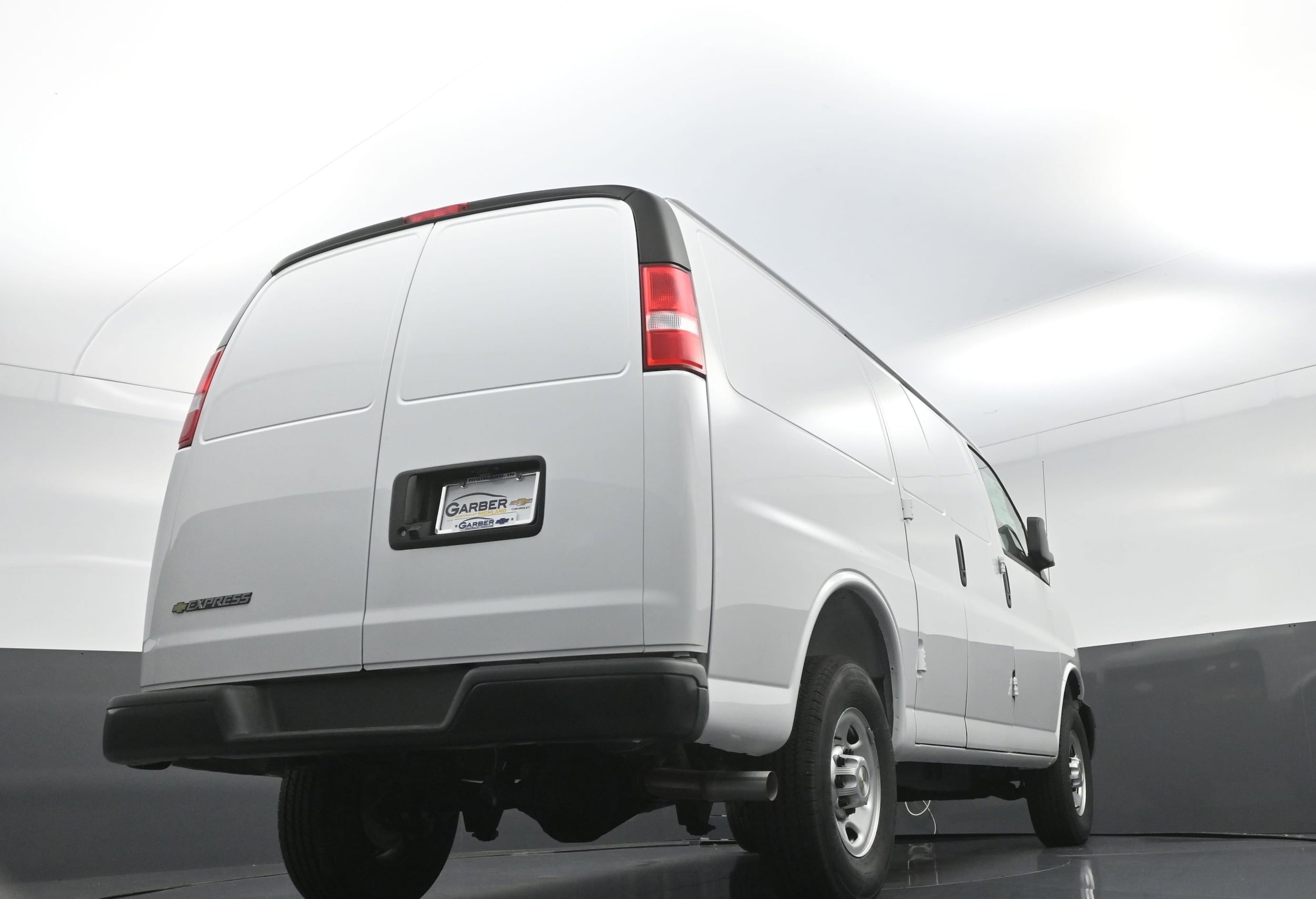 2025 Chevrolet Express Cargo Work Van - Photo 12