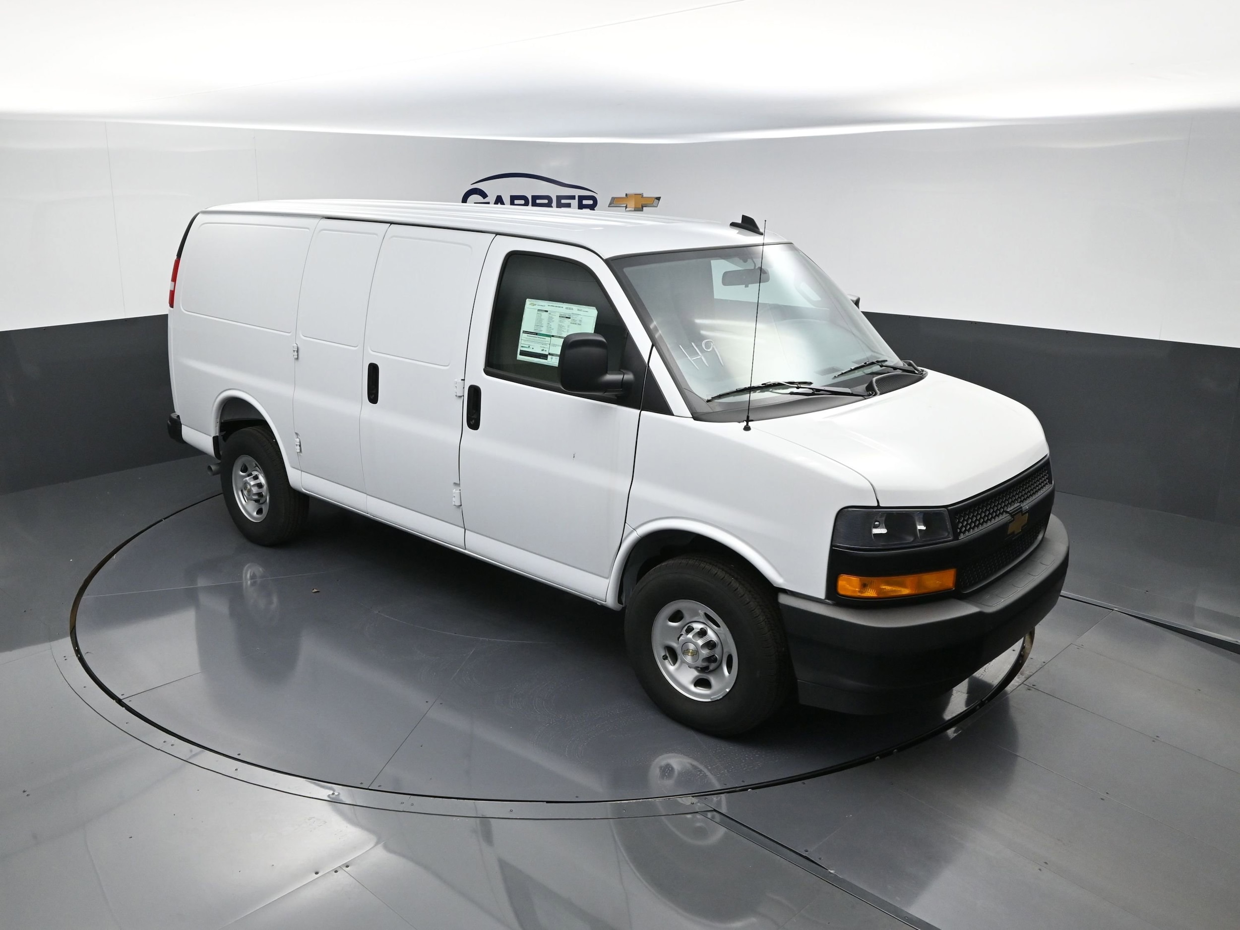 2025 Chevrolet Express 2500 Work Van HD's photo