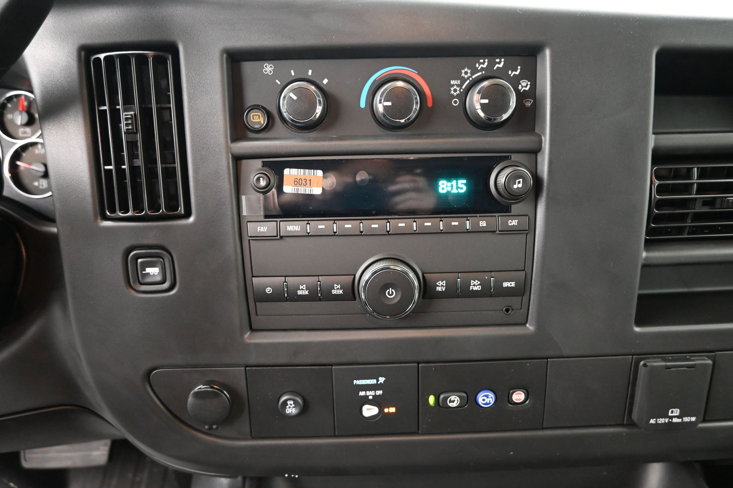 2025 Chevrolet Express Cargo Work Van - Photo 25