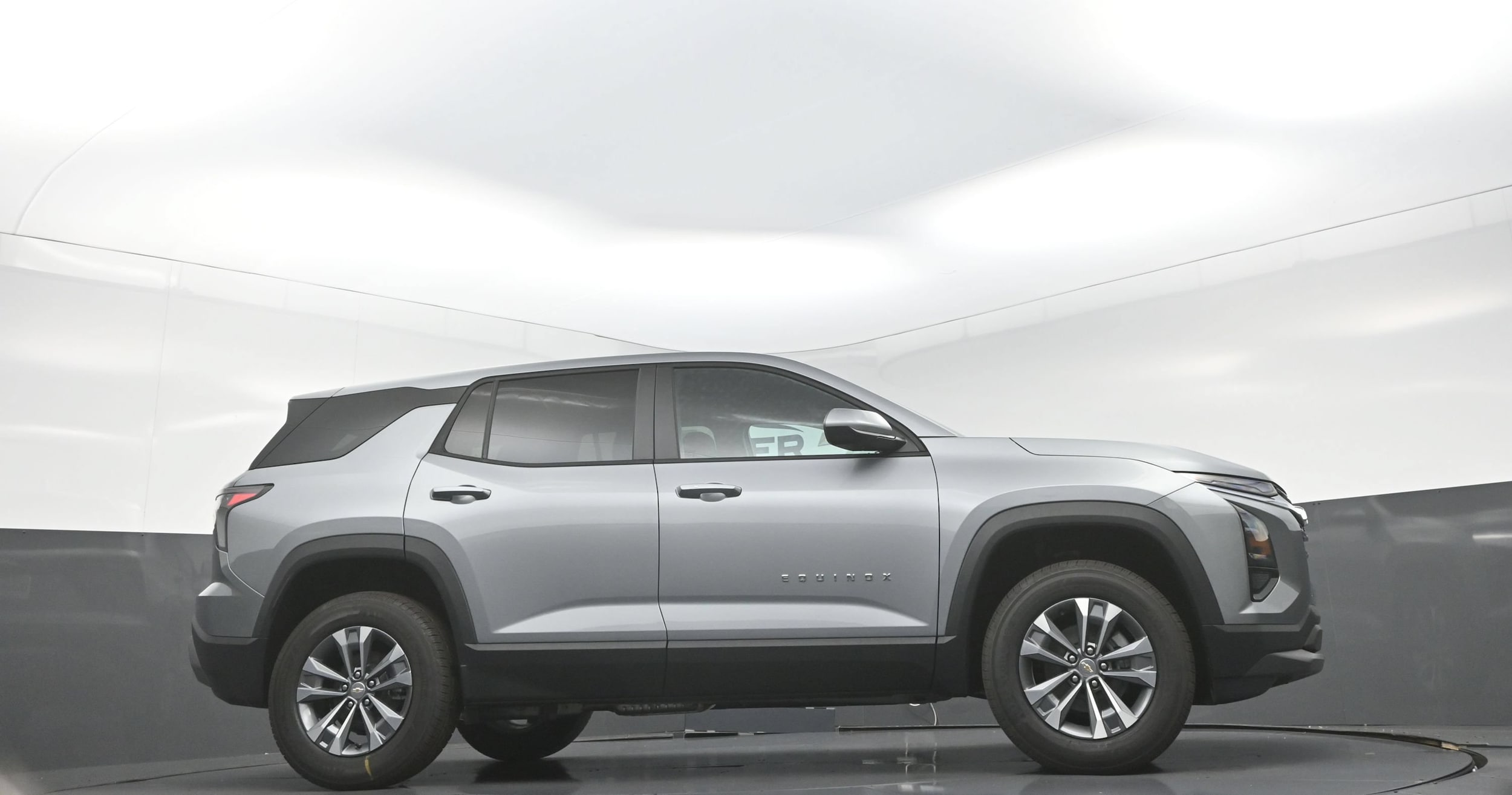 2027 Chevrolet Equinox LT - Photo 9