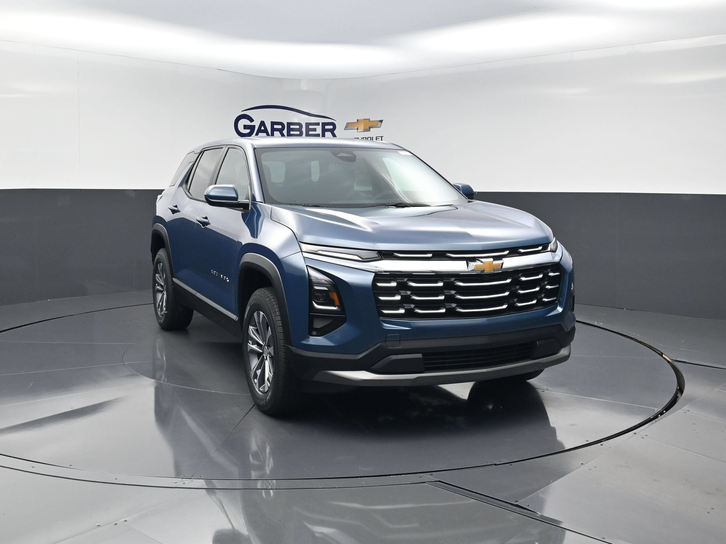 2027 Chevrolet Equinox LT - Photo 8