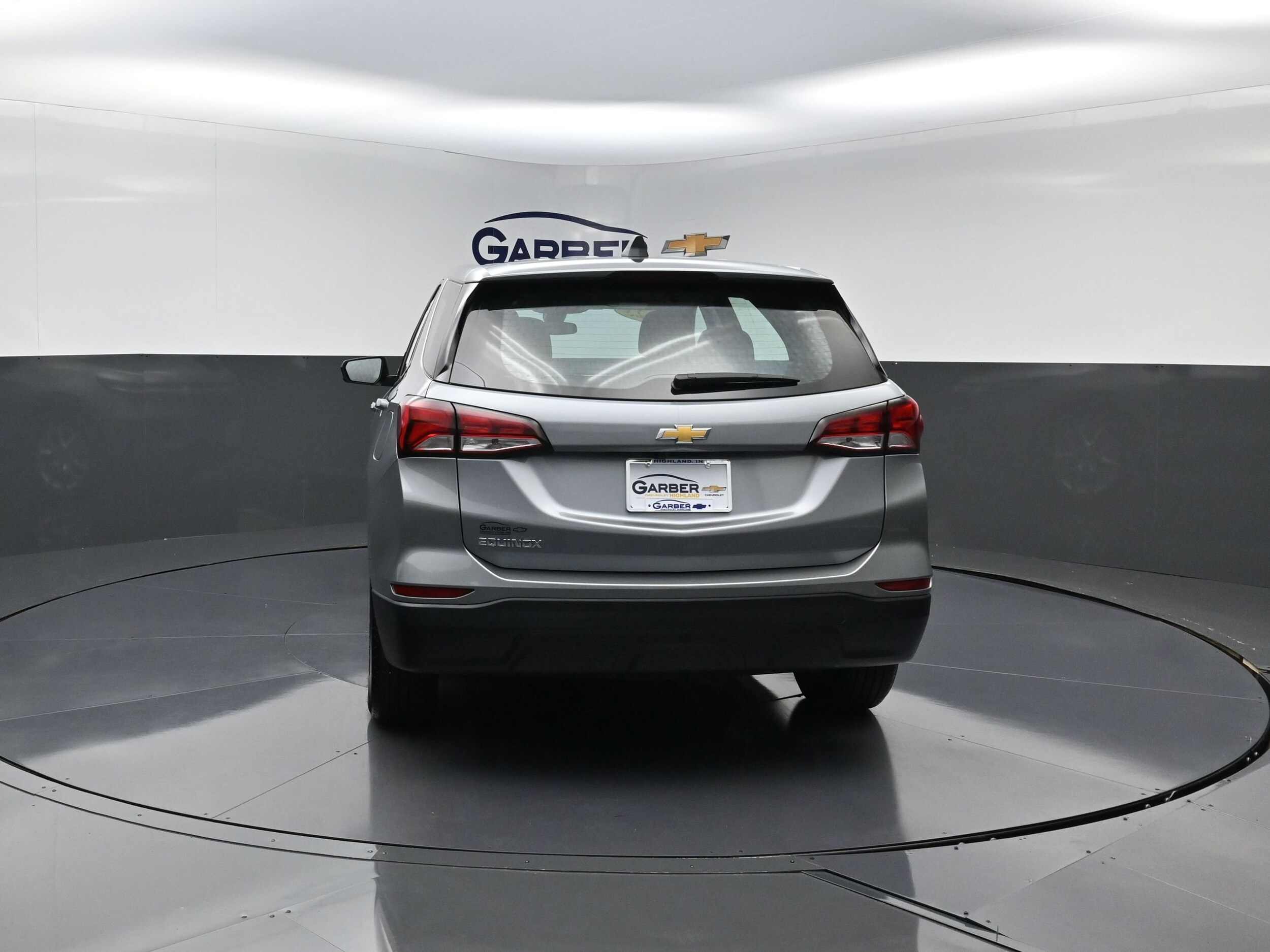 2023 Chevrolet Equinox LS photo 3