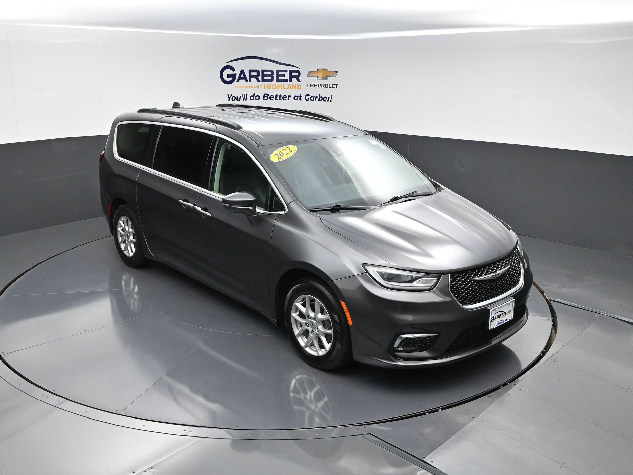 2022 Chrysler Pacifica Touring L's photo