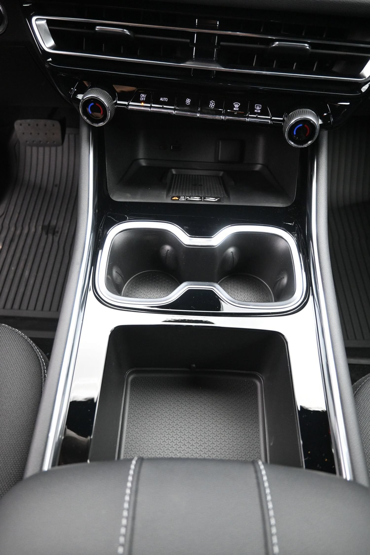 2027 Chevrolet Traverse LT - Photo 41