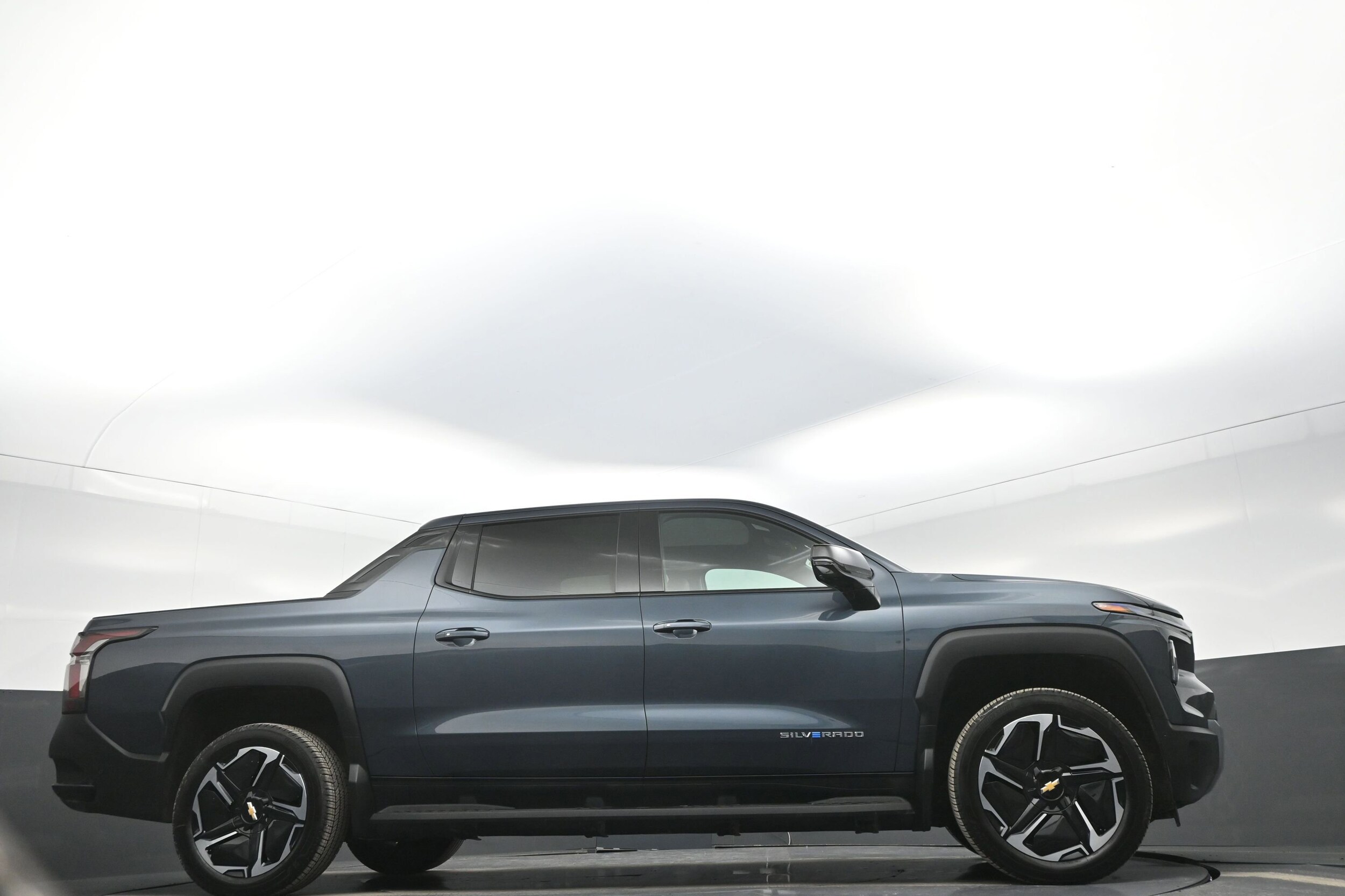 2026 Chevrolet Silverado EV LT - Photo 9