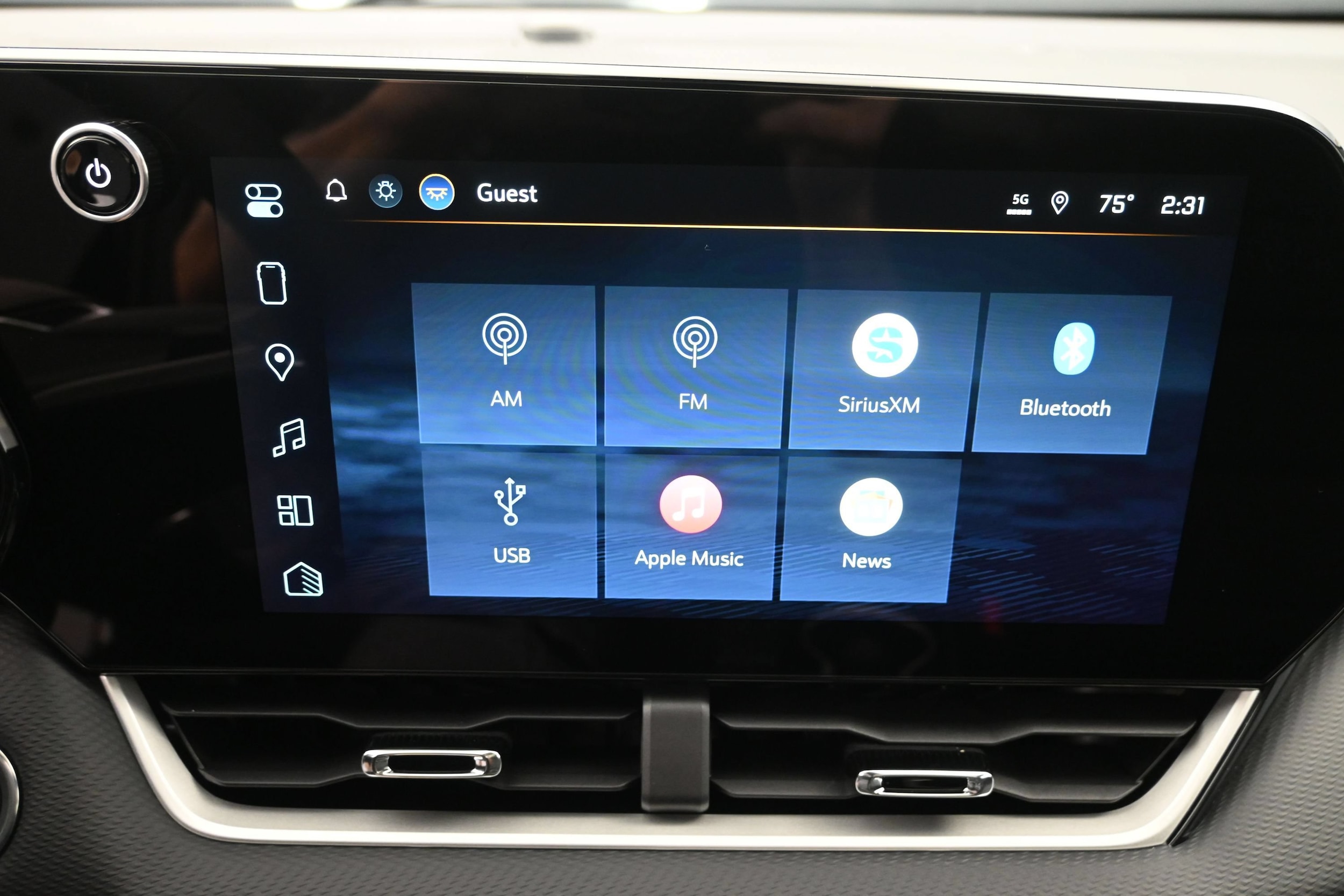 2027 Chevrolet Equinox LT - Photo 33