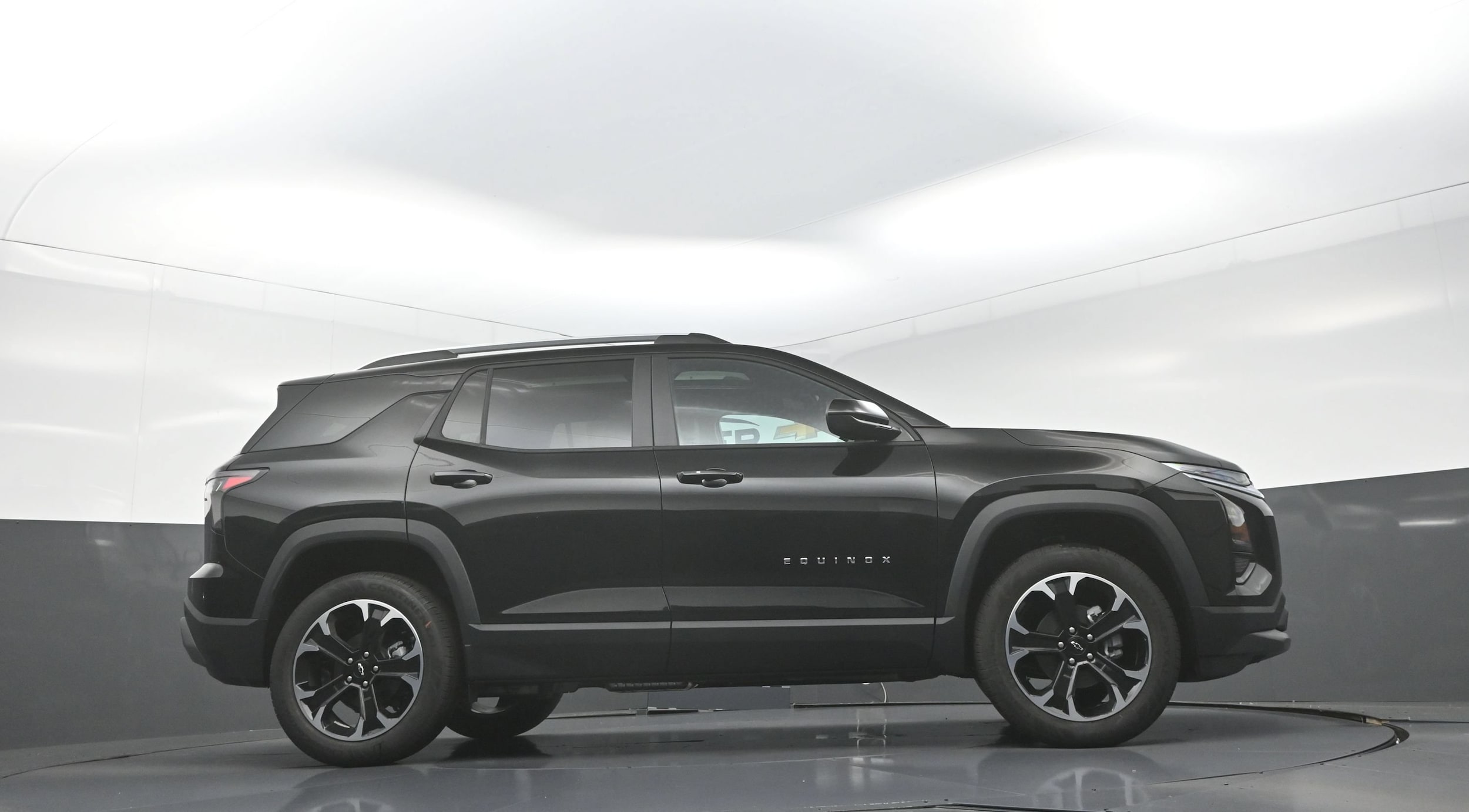 2027 Chevrolet Equinox LT - Photo 9
