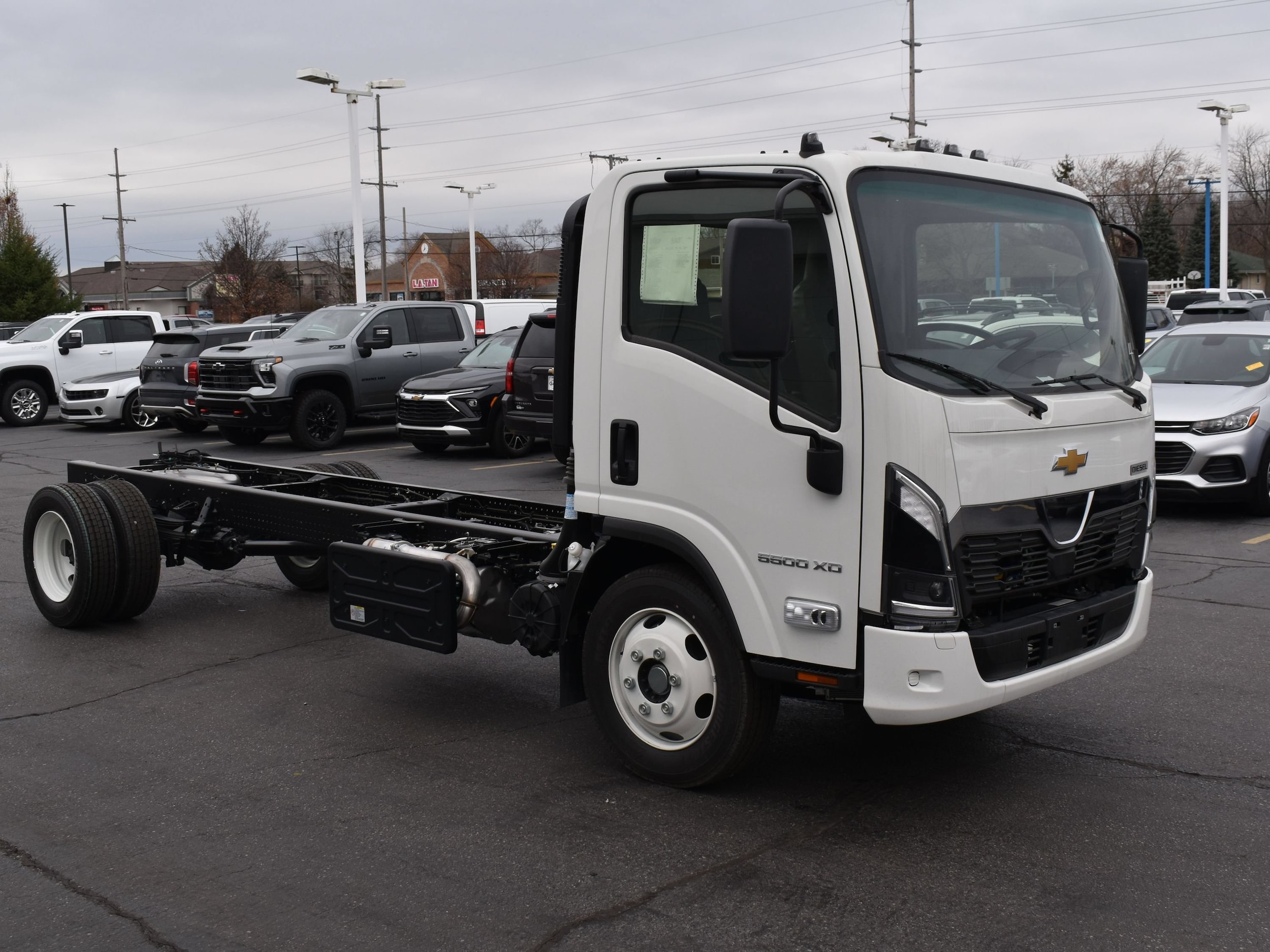 2025 Chevrolet Low Cab Forward's photo