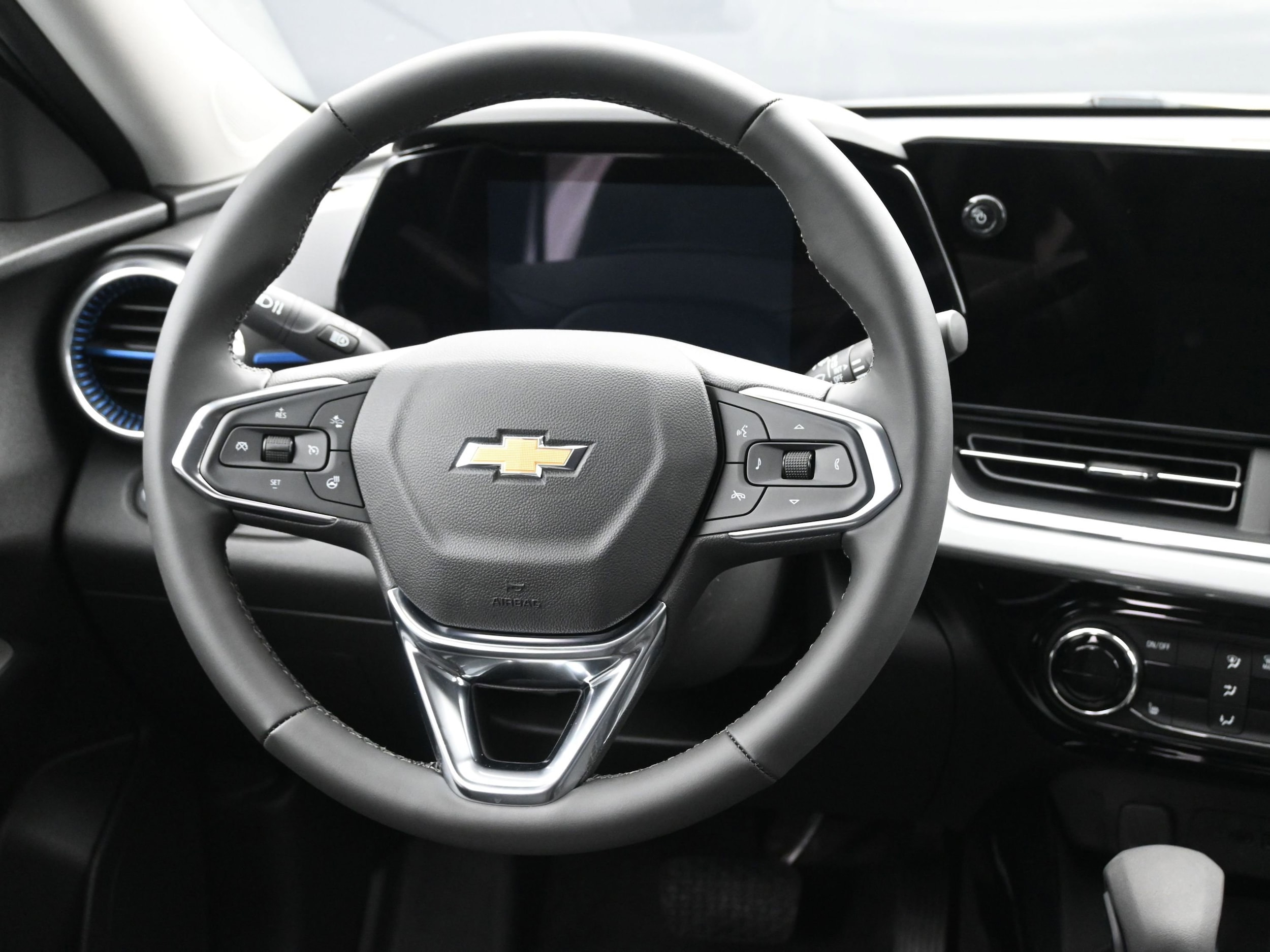 2026 Chevrolet Trax LT - Photo 17