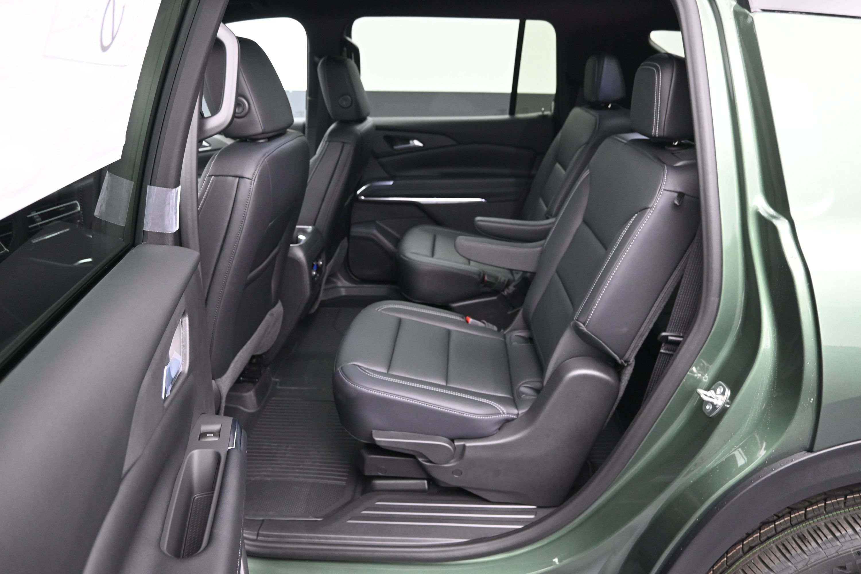 2027 Chevrolet Traverse LT - Photo 47