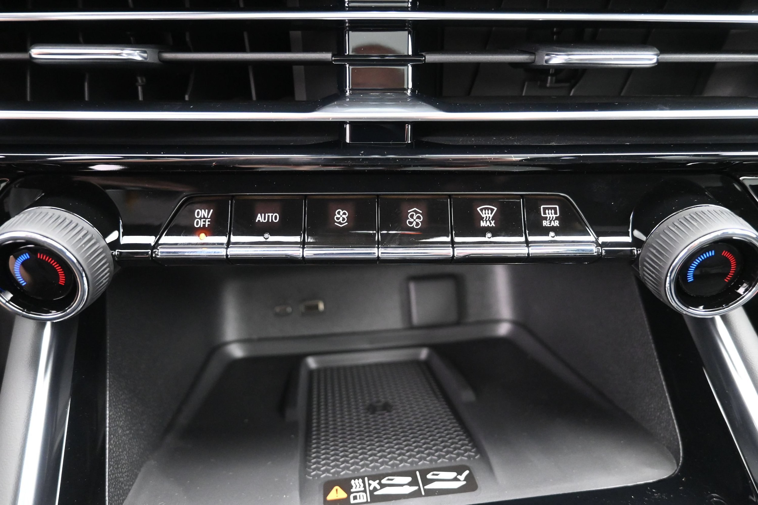 2027 Chevrolet Traverse RS - Photo 48
