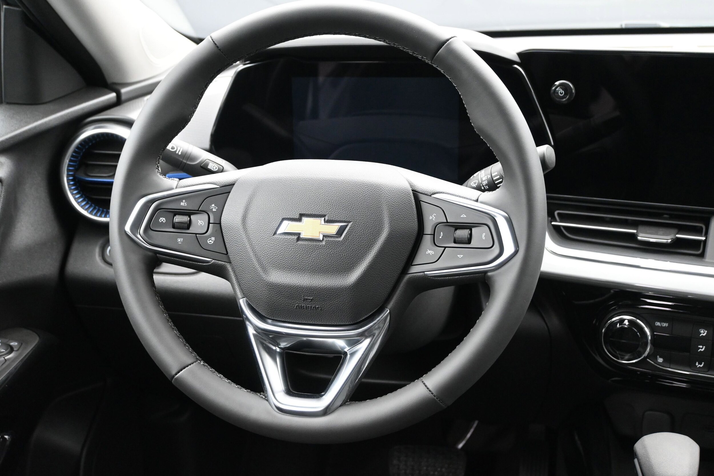 2026 Chevrolet Trax LT - Photo 17