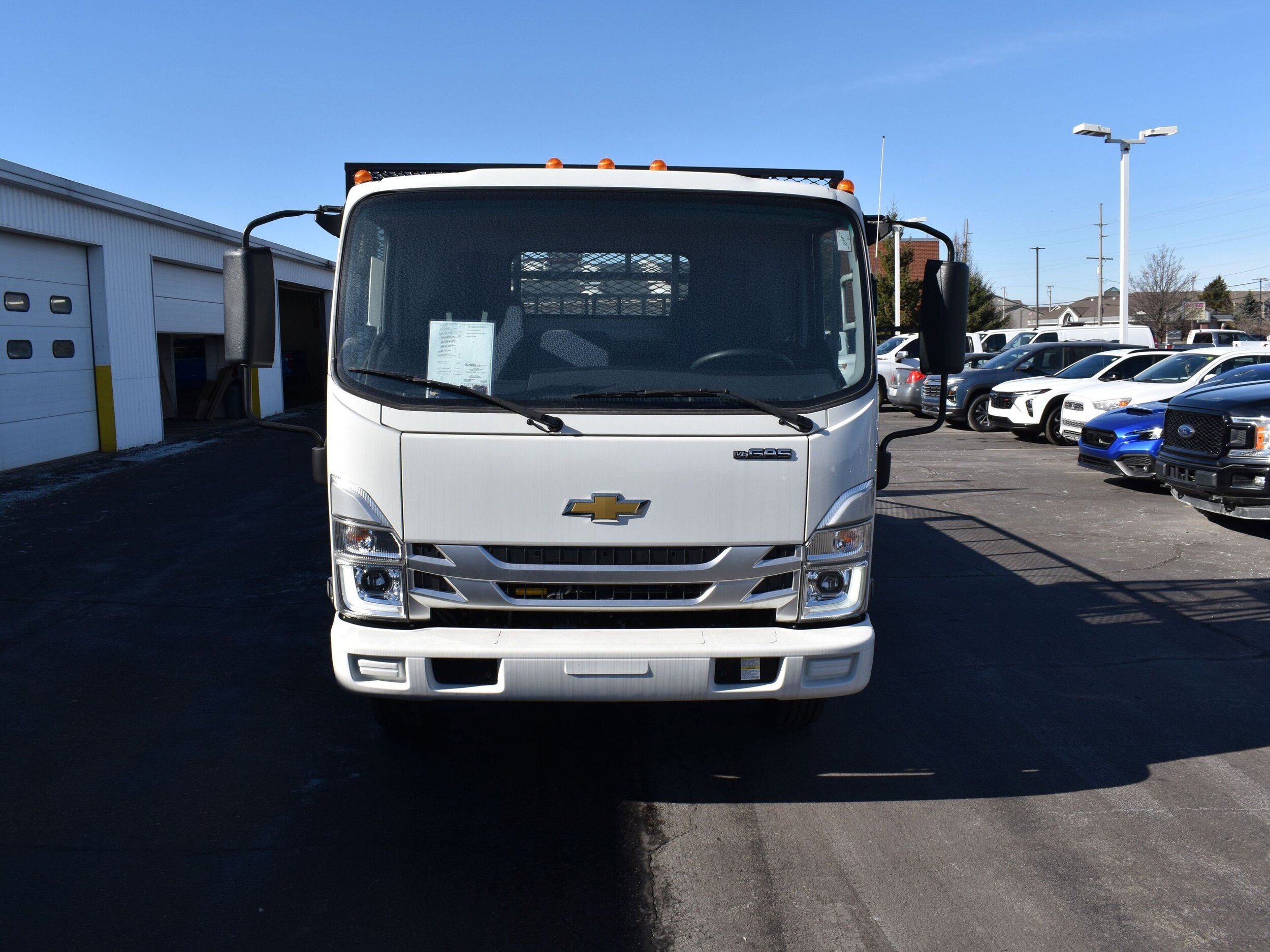 2025 Chevrolet Silverado 4500HD photo 2