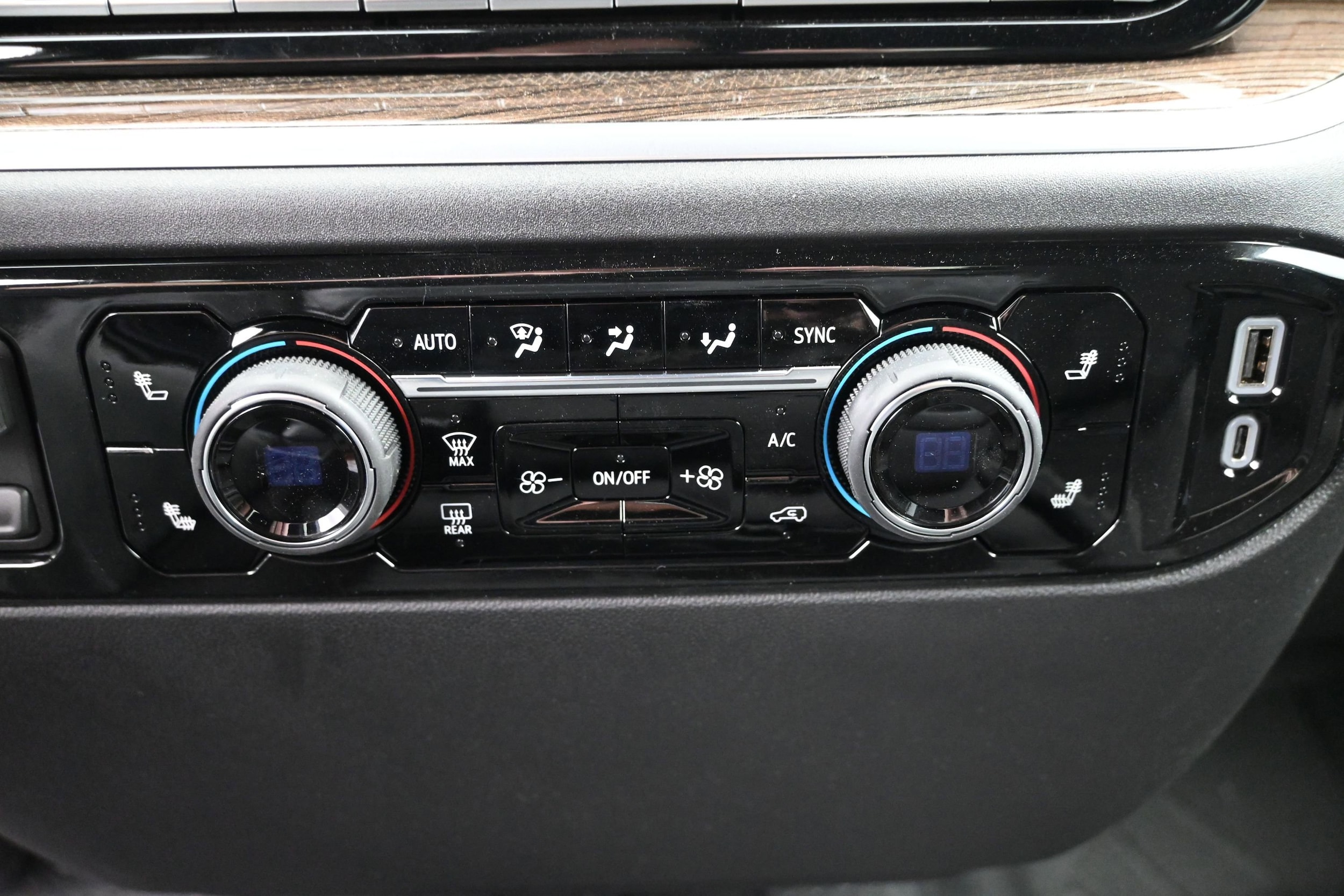 2026 Chevrolet Silverado 1500 RST - Photo 40