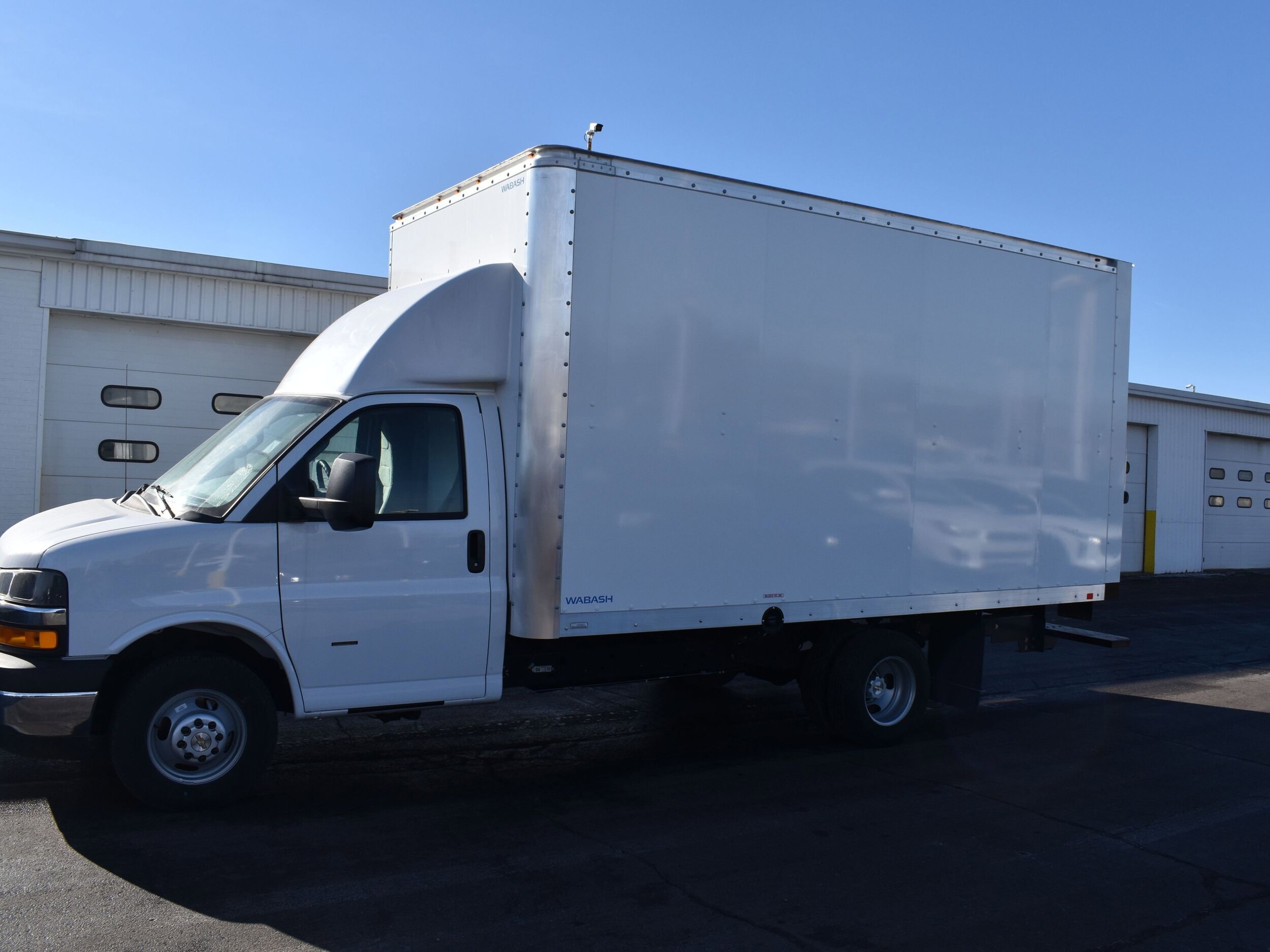 2024 Chevrolet Express Cutaway 3500 photo 4