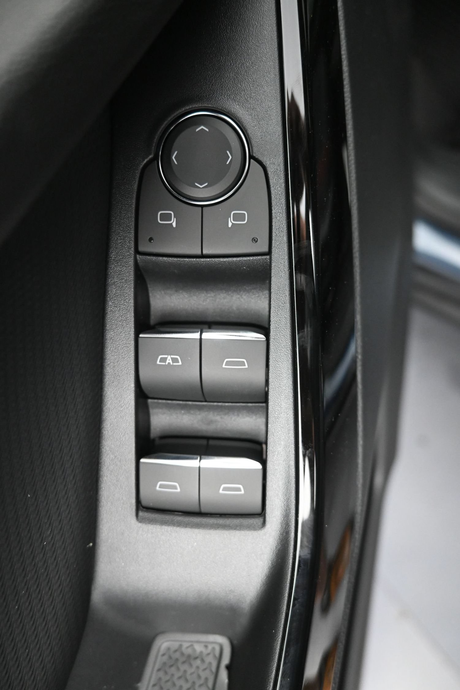 2027 Chevrolet Equinox RS - Photo 25
