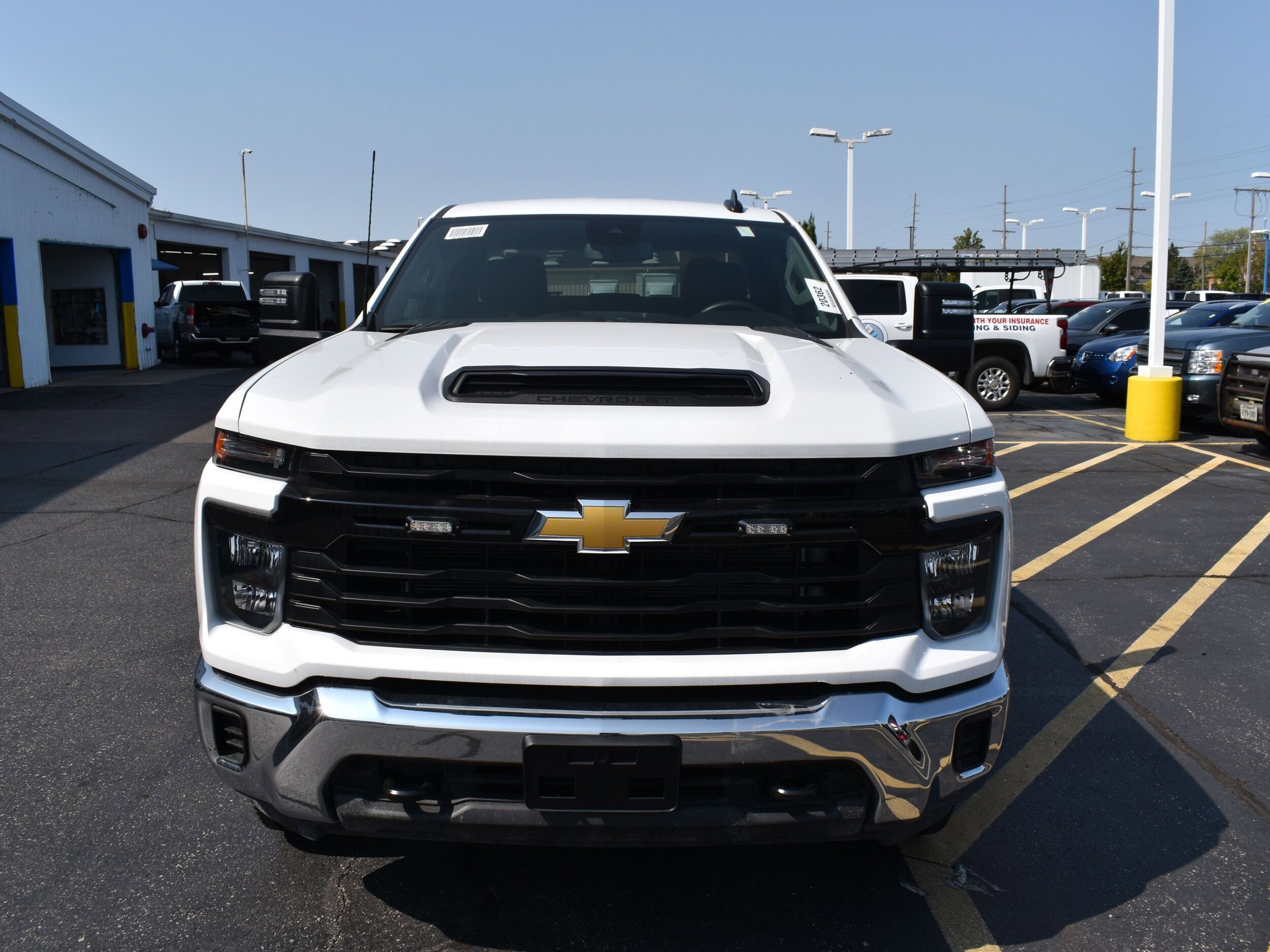 2024 Chevrolet Silverado 2500HD photo 2