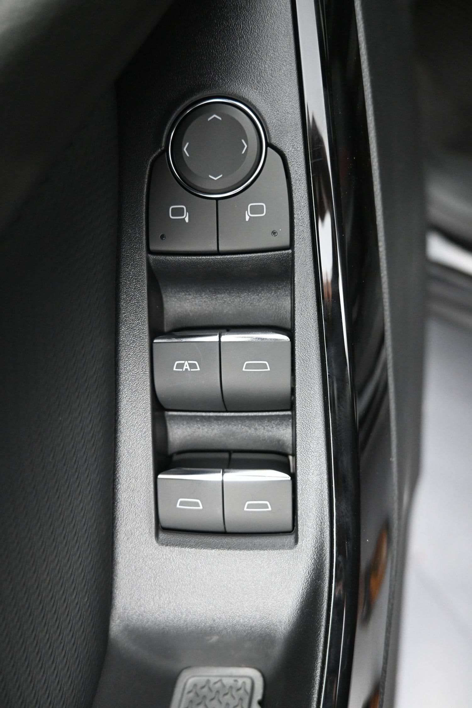 2027 Chevrolet Equinox RS - Photo 25