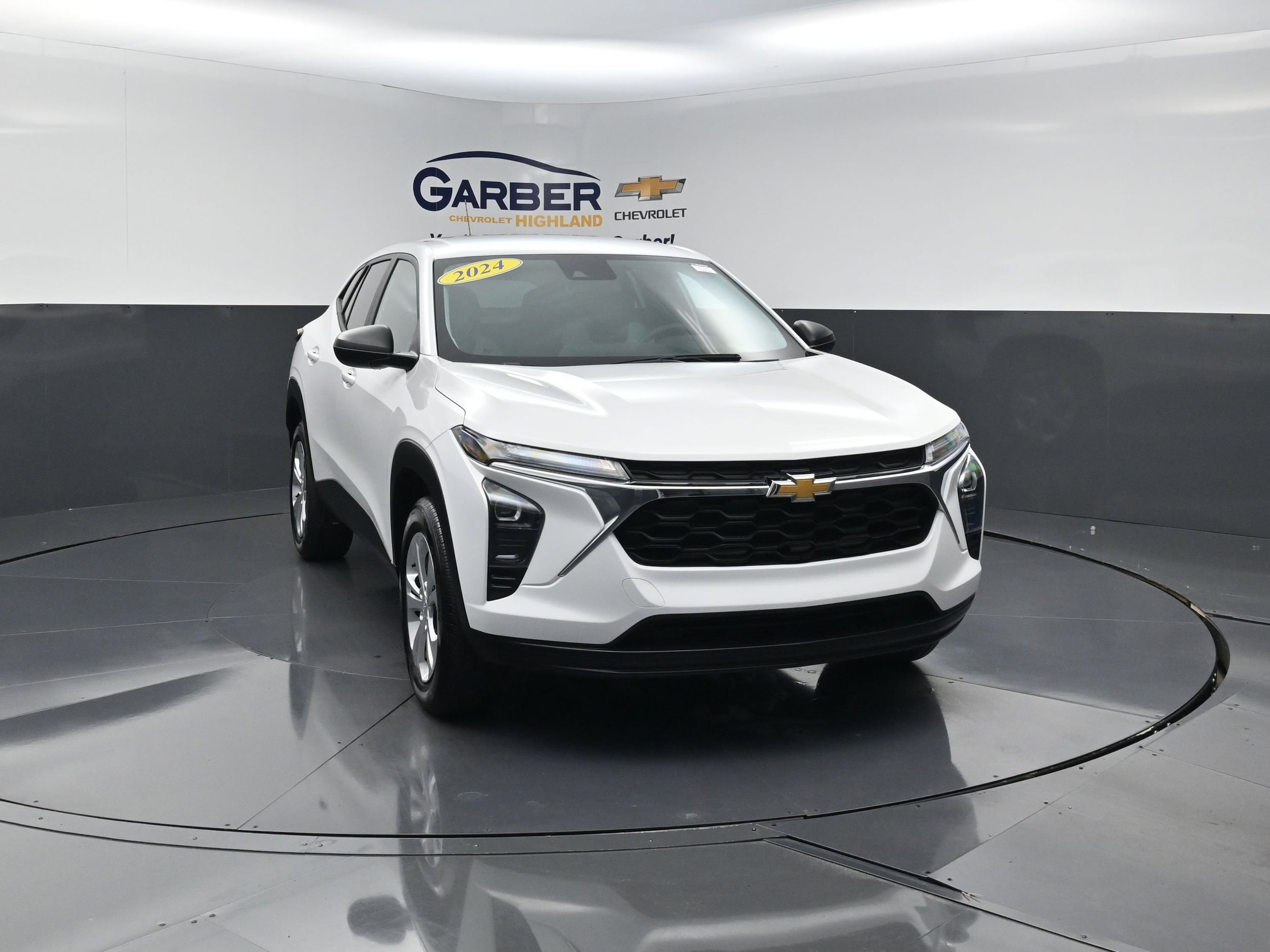2024 Chevrolet Trax LS - Photo 8
