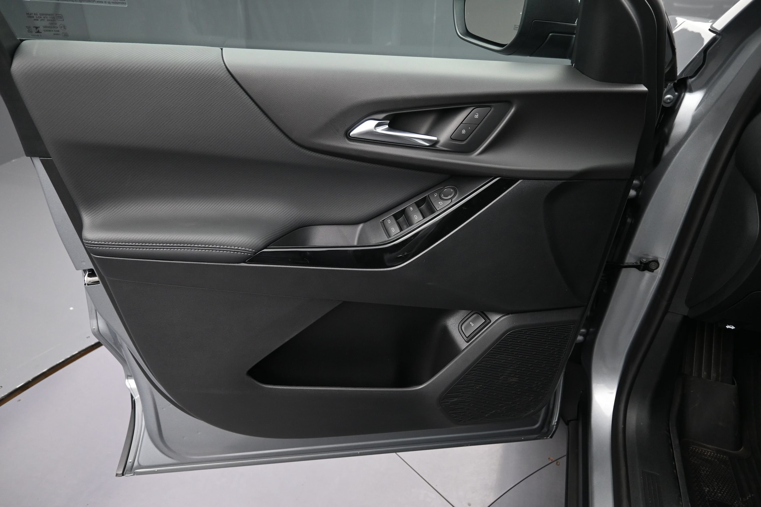 2027 Chevrolet Equinox LT - Photo 22