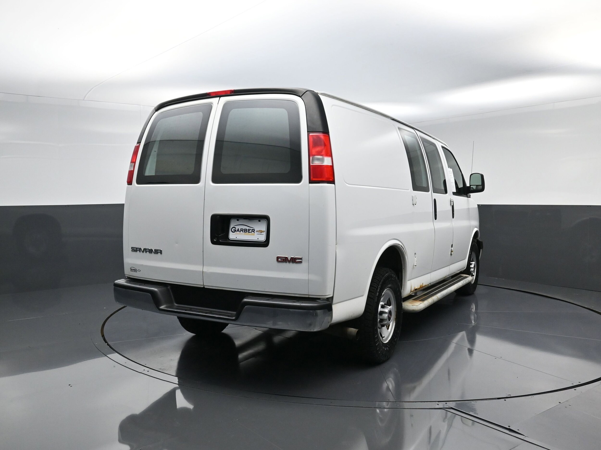 2017 Gmc Savana 2500 Base photo 3
