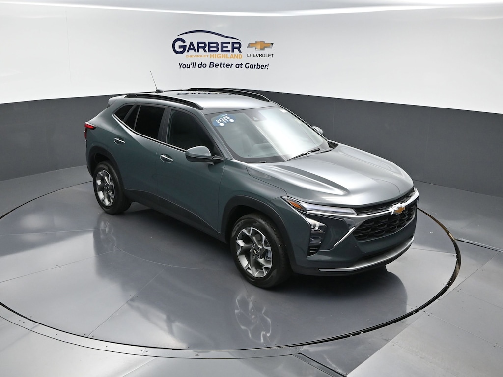 Used 2025 Chevrolet Trax LT SUV