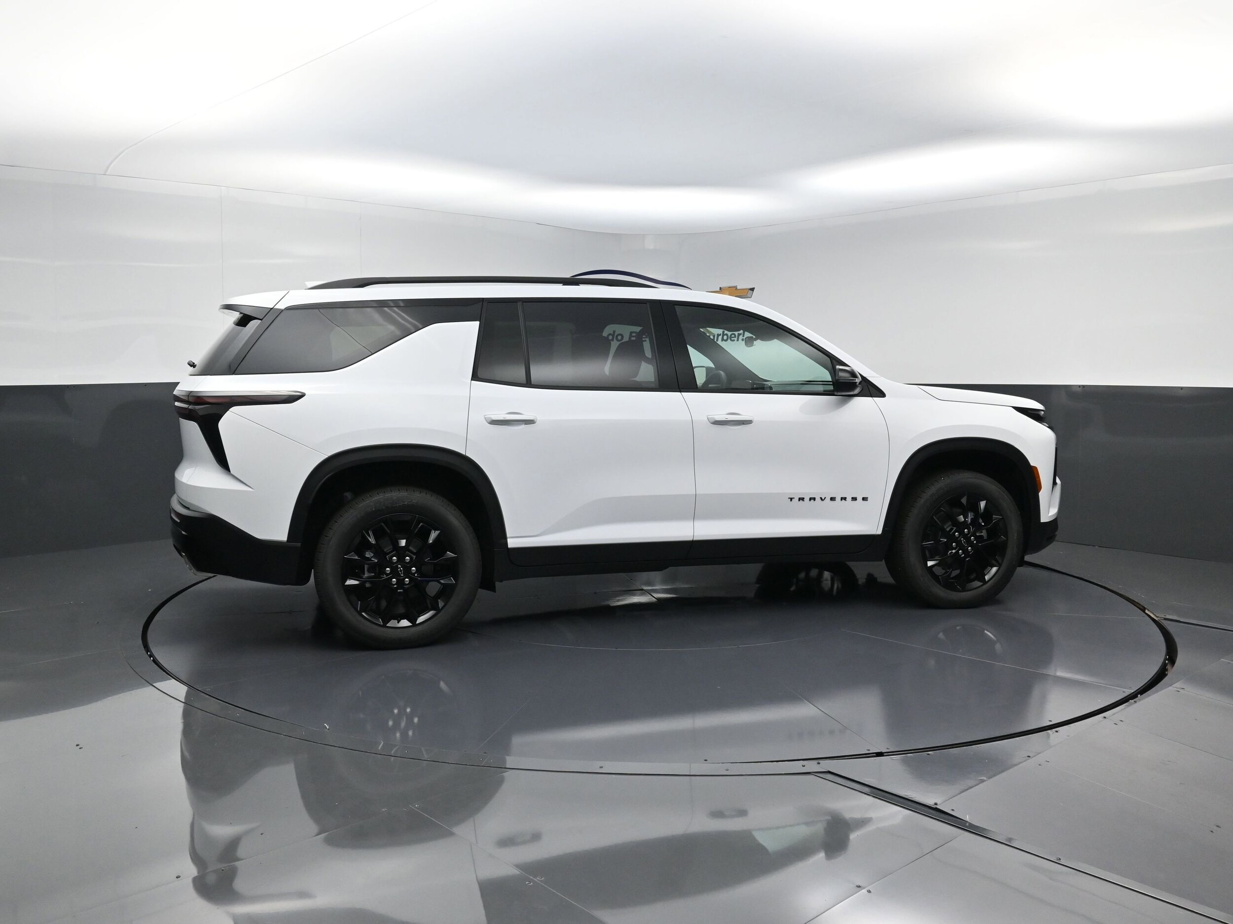 2026 Chevrolet Traverse photo 2