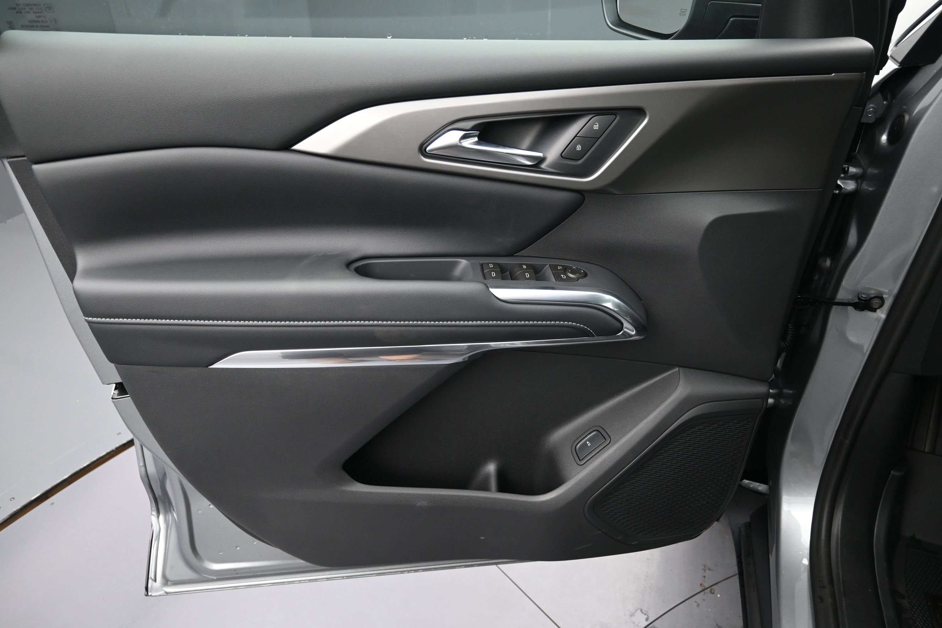 2027 Chevrolet Traverse LT - Photo 22