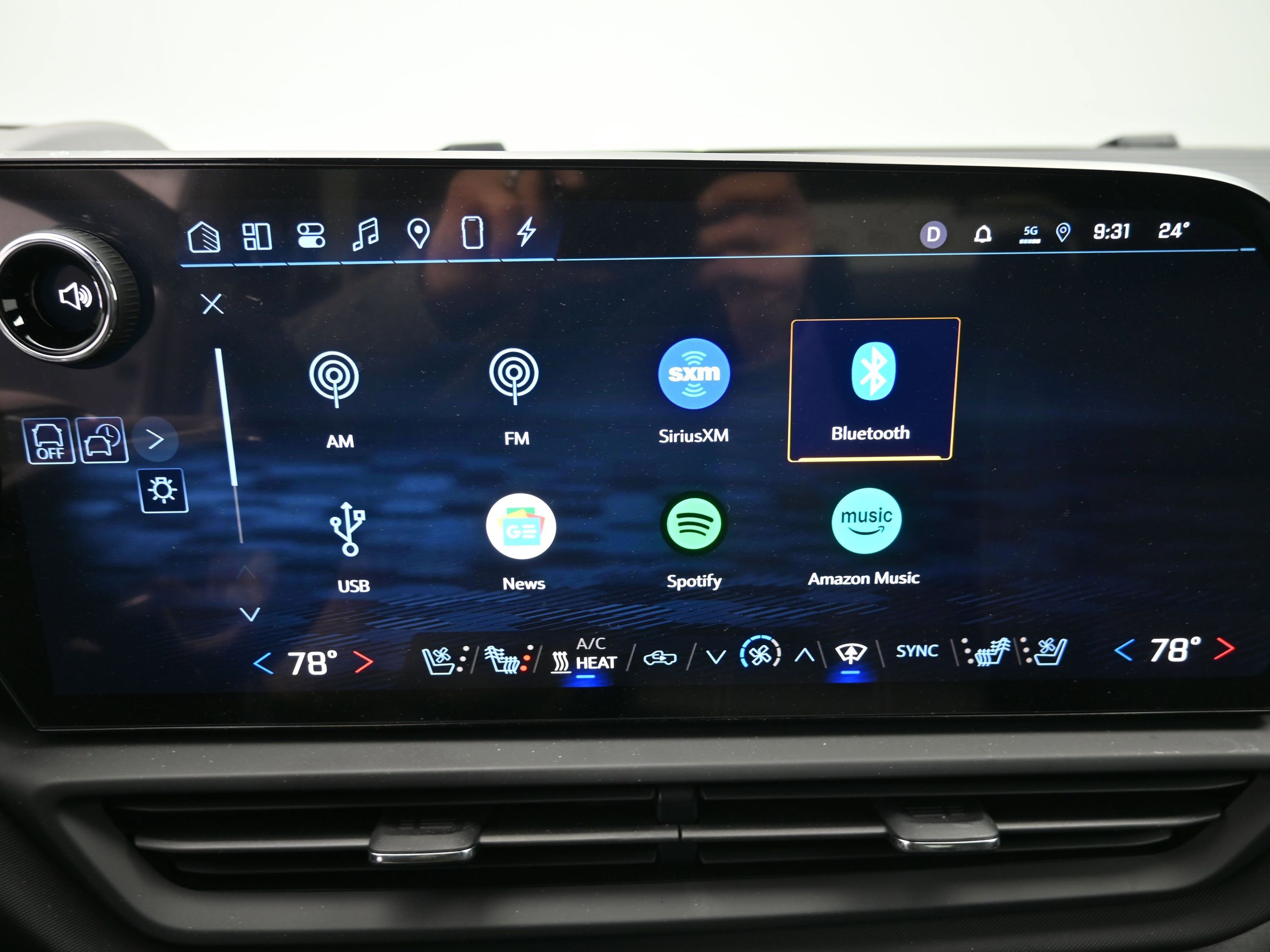 2026 Chevrolet Silverado EV LT - Photo 34