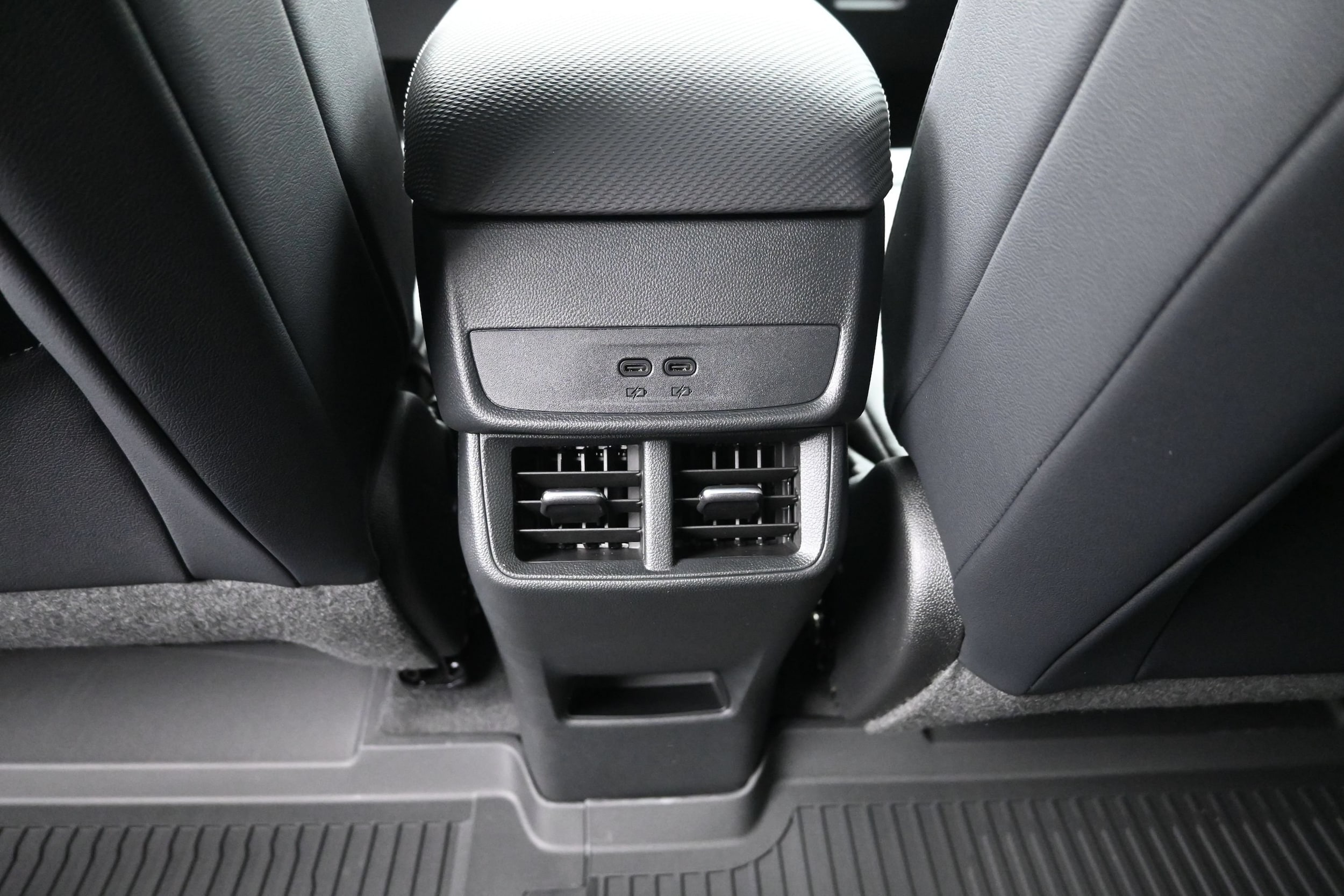 2027 Chevrolet Equinox LT - Photo 48