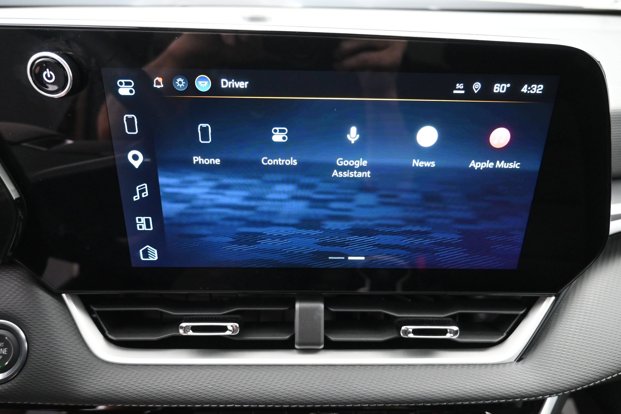 2027 Chevrolet Equinox LT - Photo 34