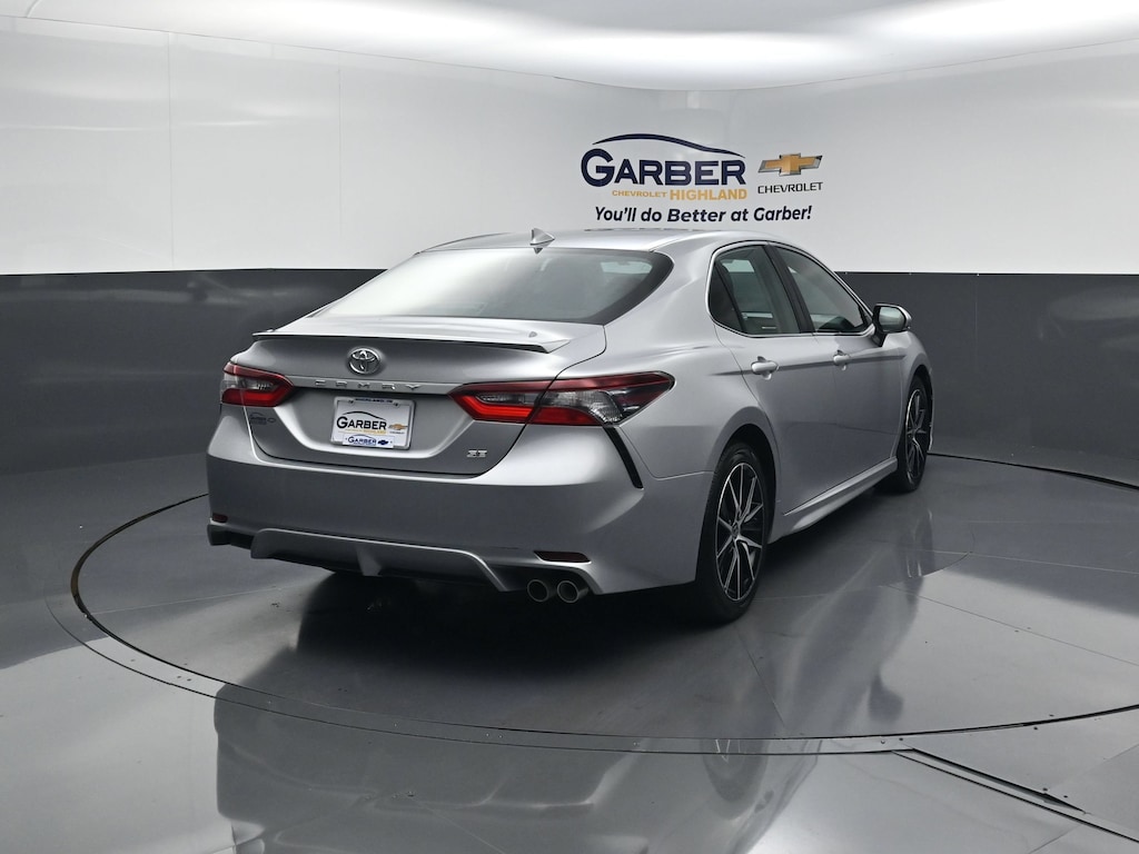 Used 2022 Toyota Camry SE Sedan
