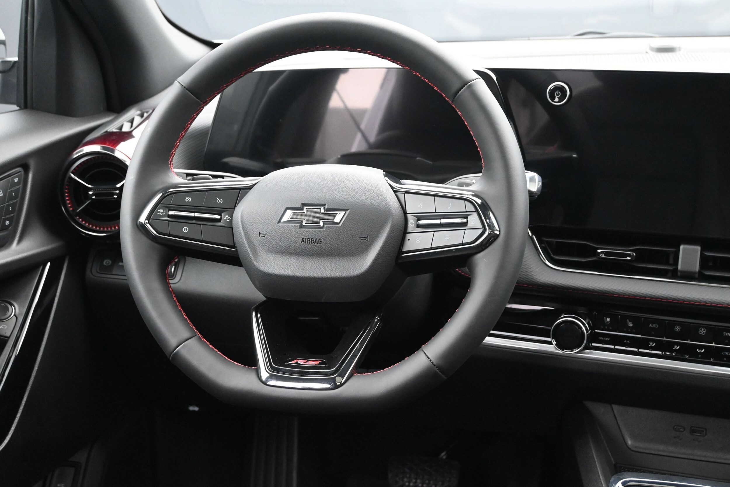 2027 Chevrolet Equinox RS - Photo 17