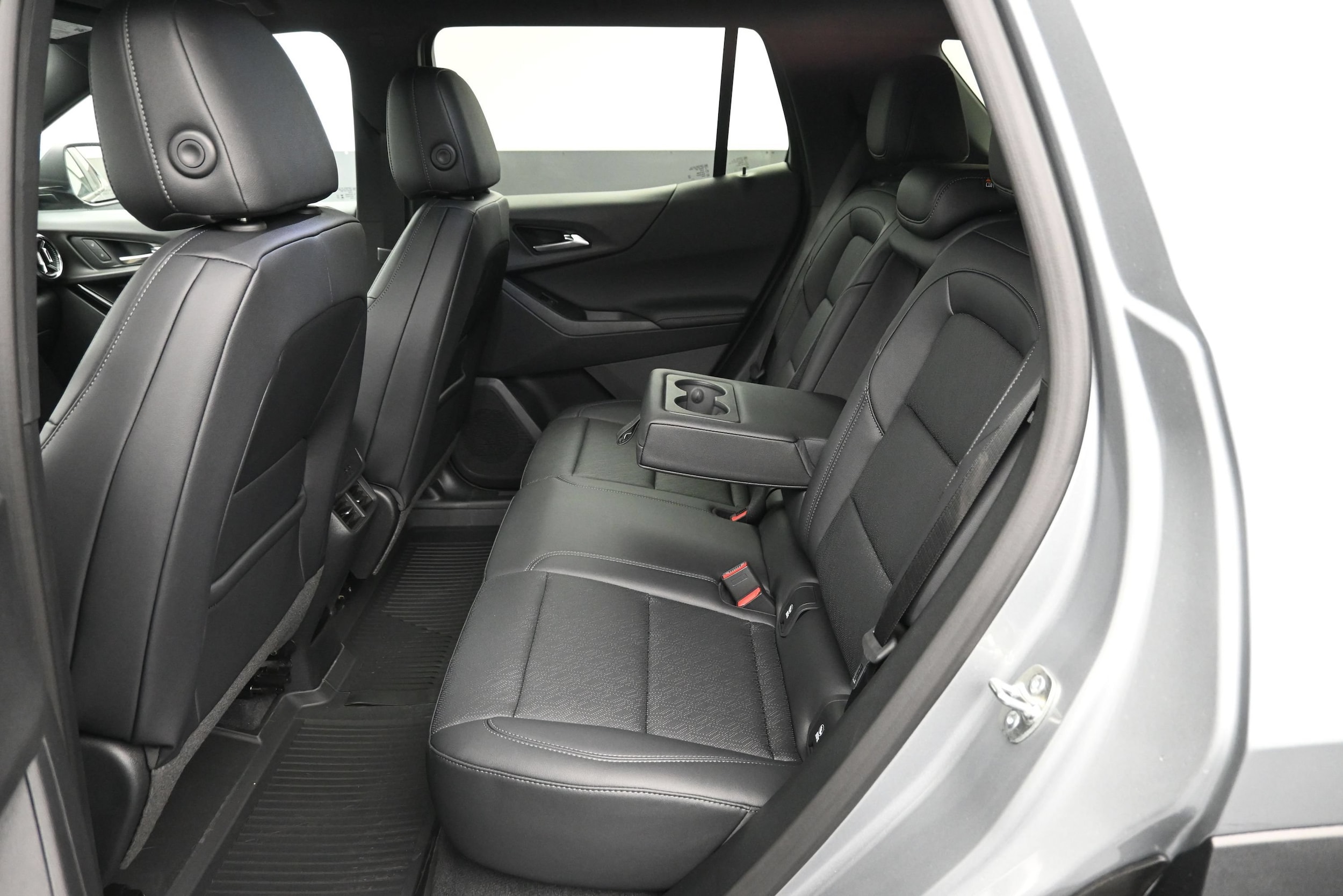 2027 Chevrolet Equinox LT - Photo 46