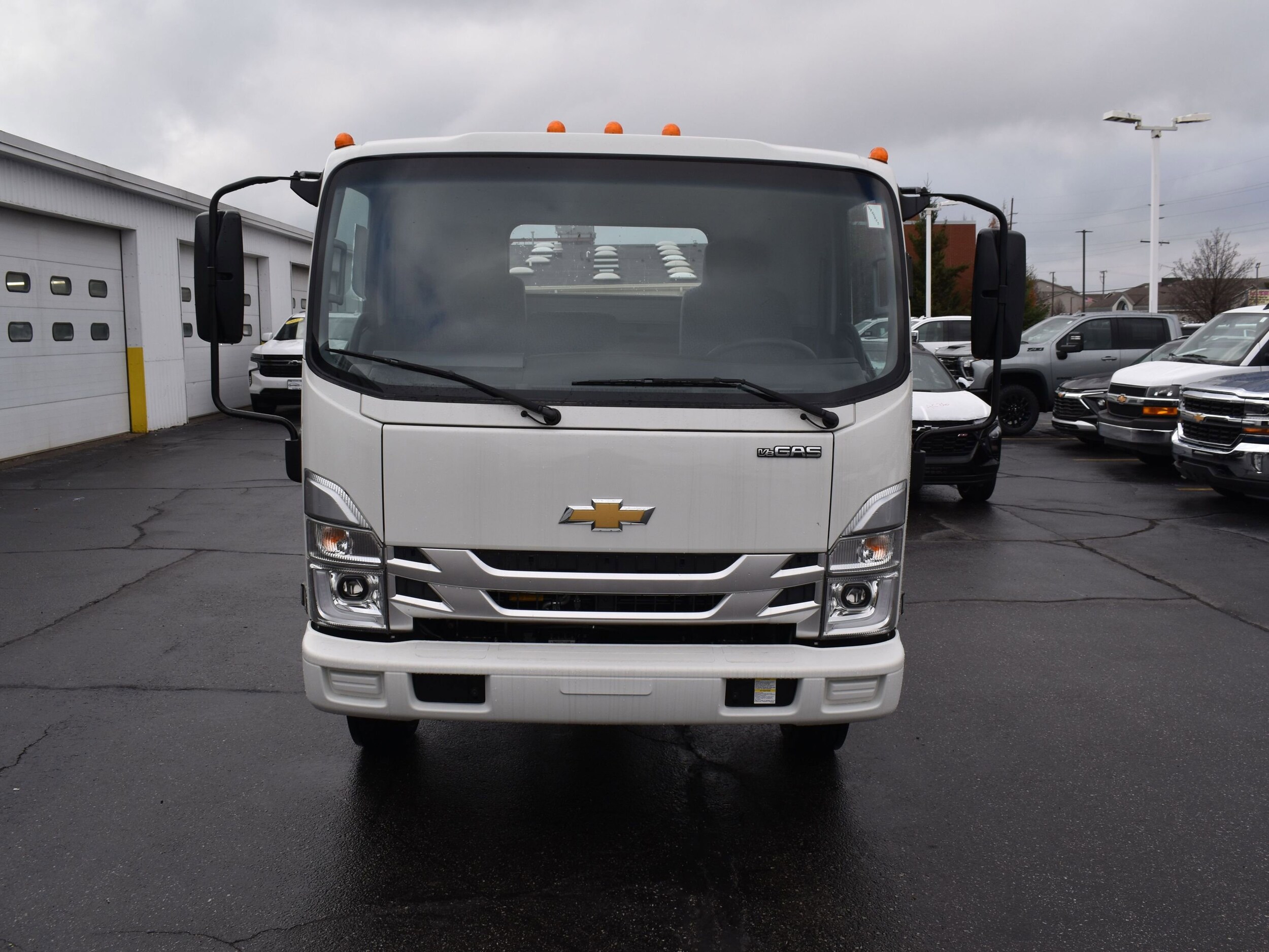 2025 Chevrolet Silverado photo 2