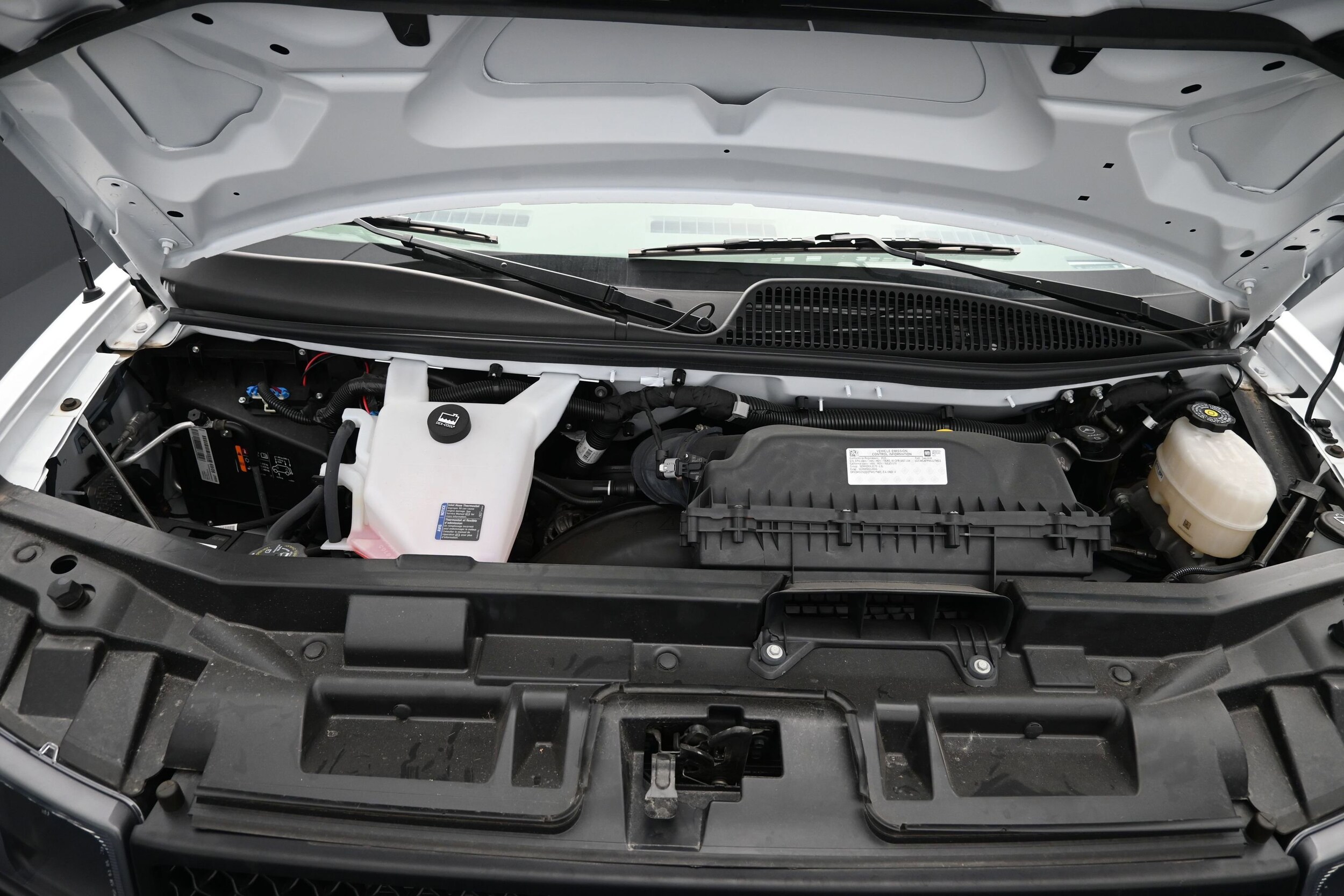 2025 Chevrolet Express Cargo Work Van - Photo 31