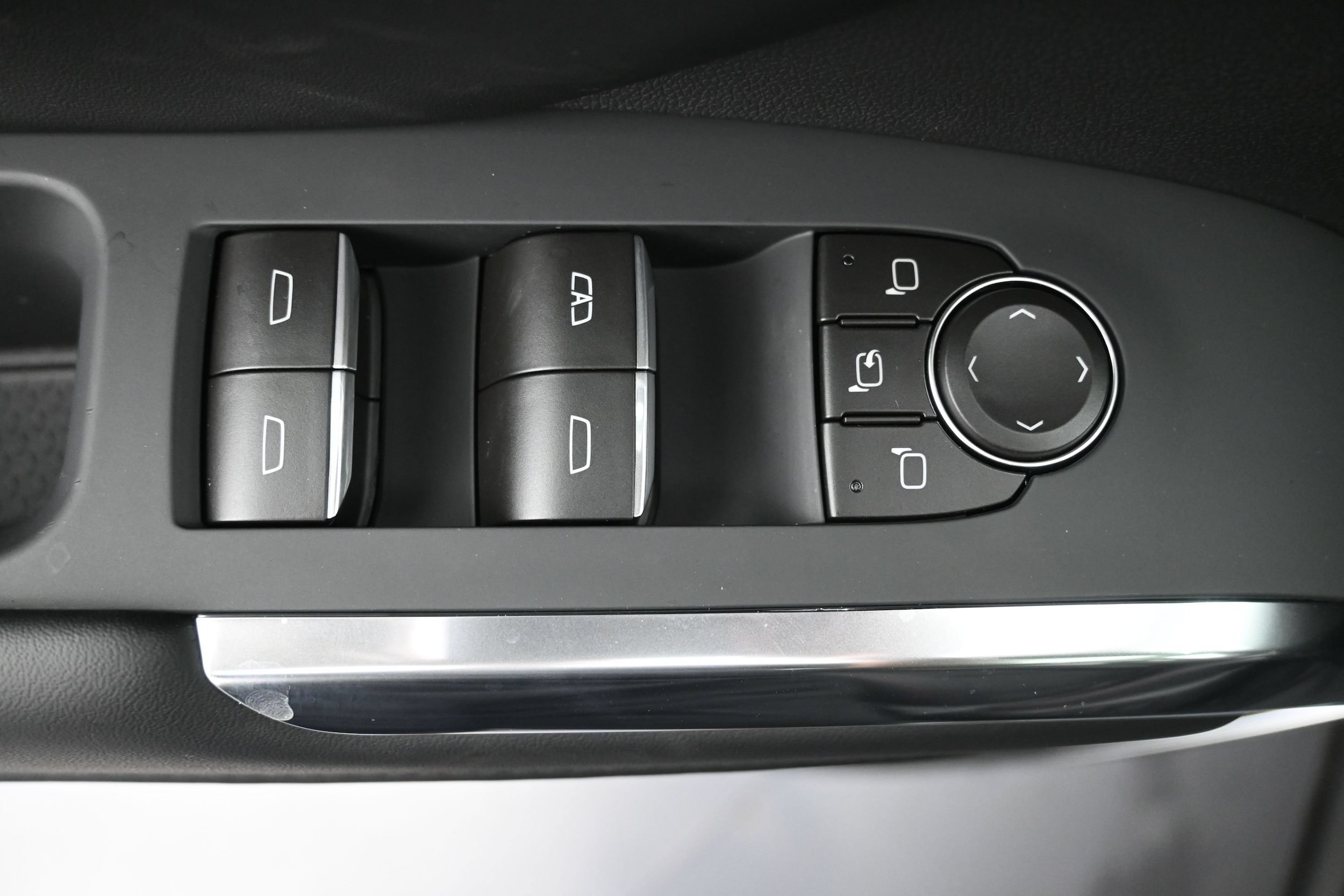 2027 Chevrolet Traverse RS - Photo 25