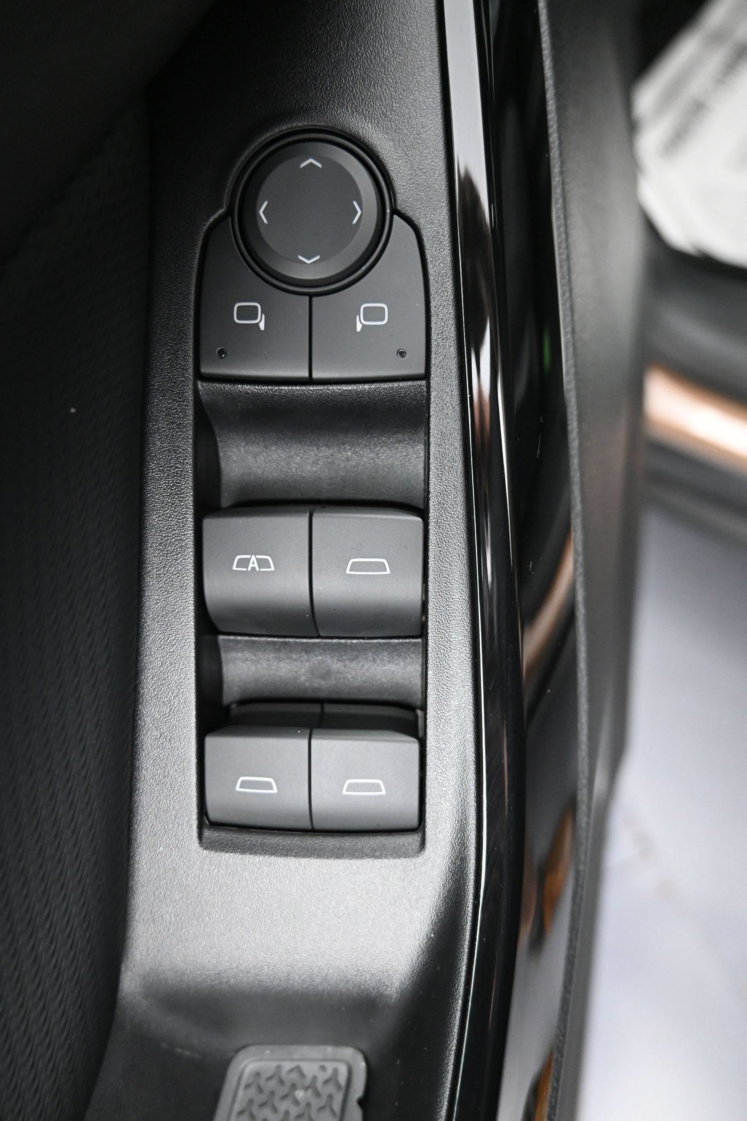 2027 Chevrolet Equinox LT - Photo 24