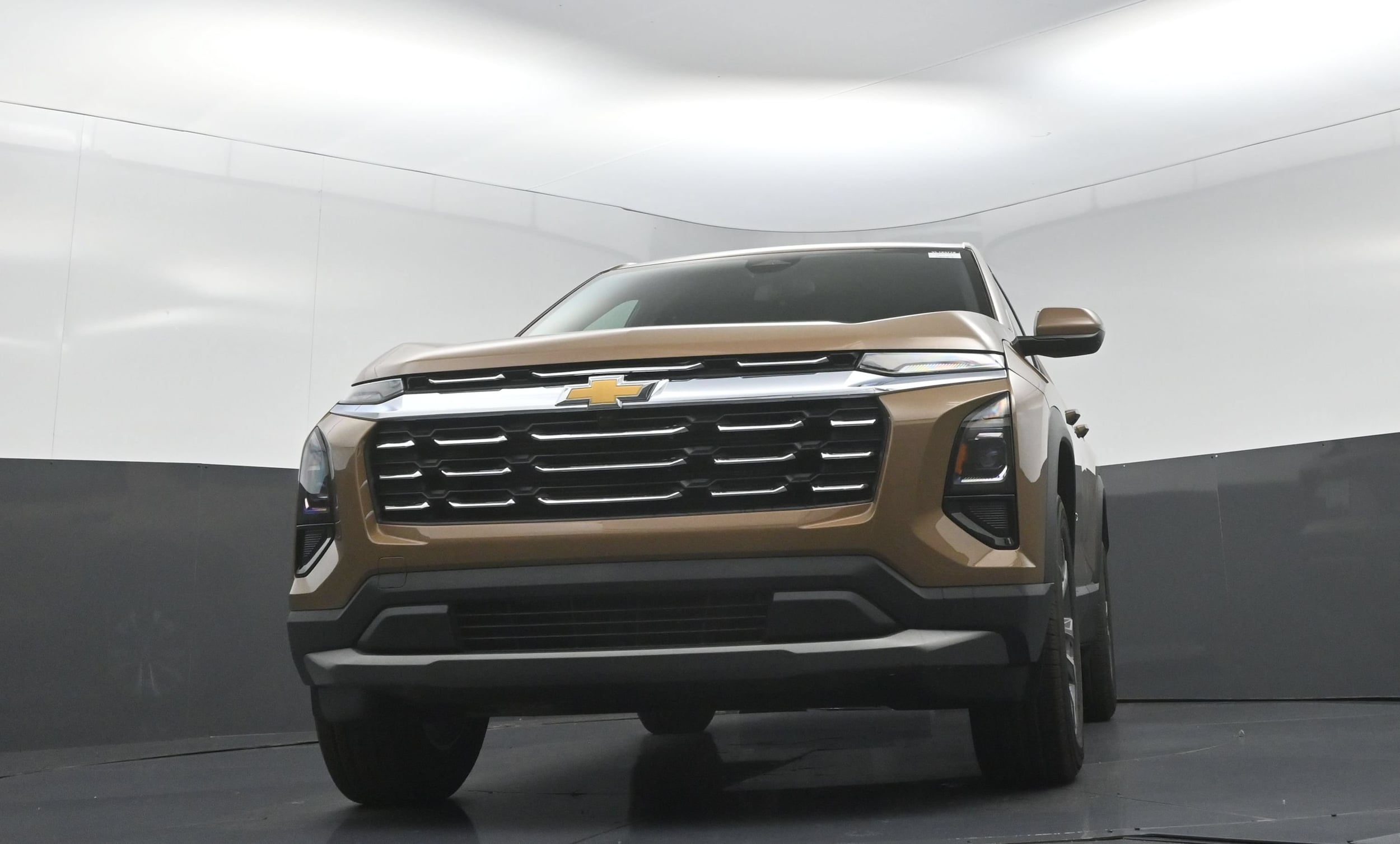 2027 Chevrolet Equinox LT - Photo 10