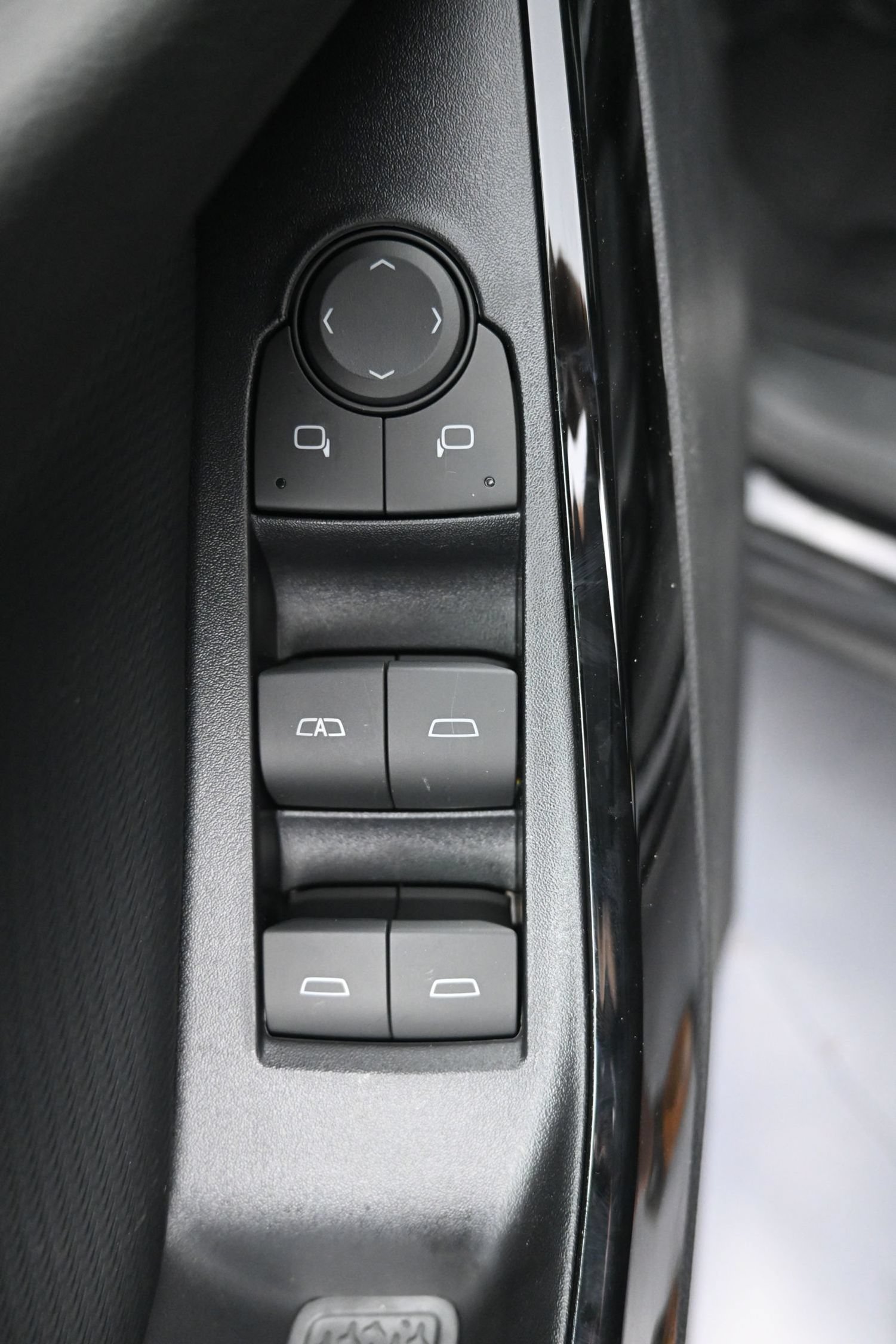 2027 Chevrolet Equinox LT - Photo 24