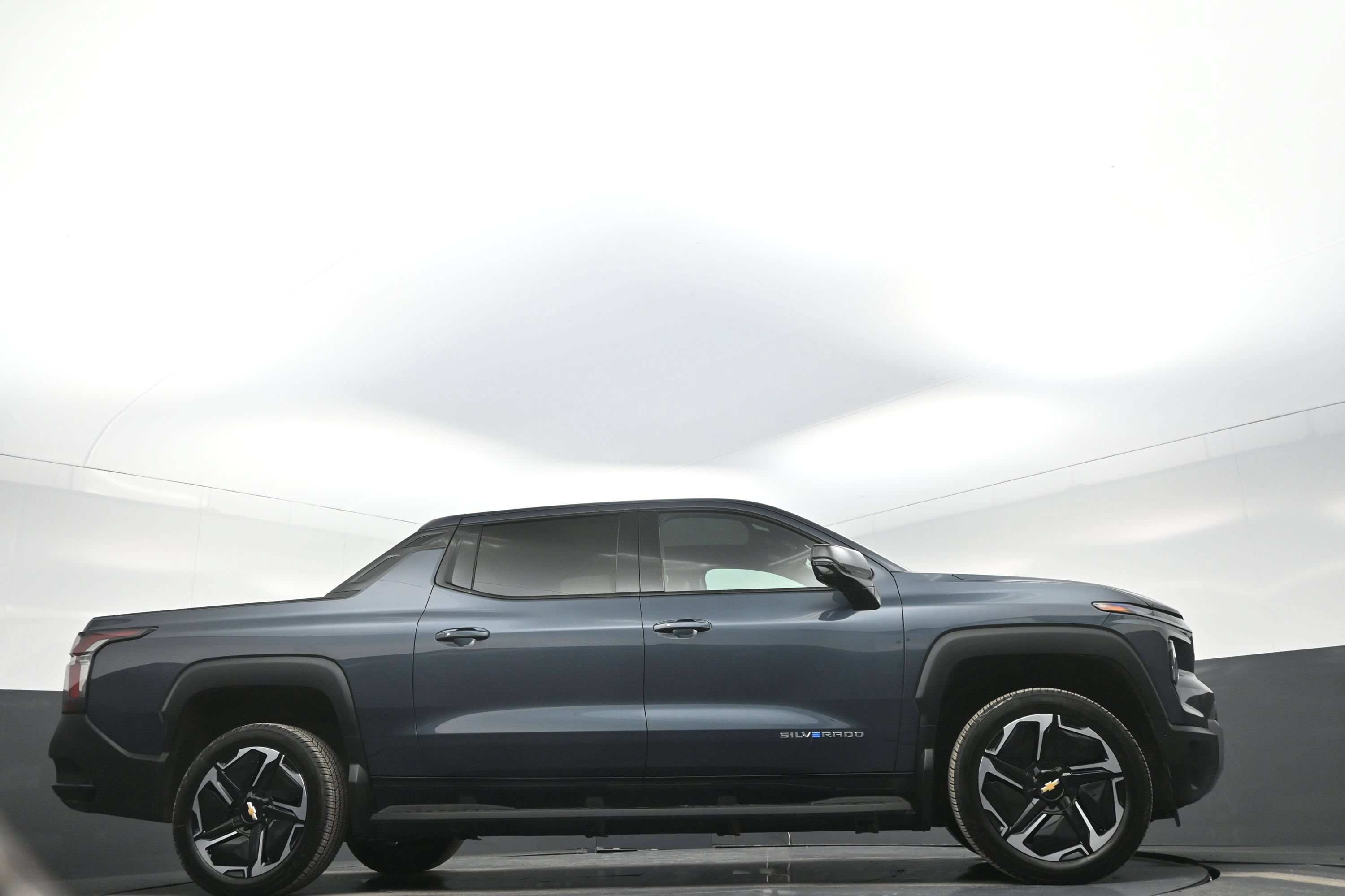 2026 Chevrolet Silverado EV LT - Photo 9