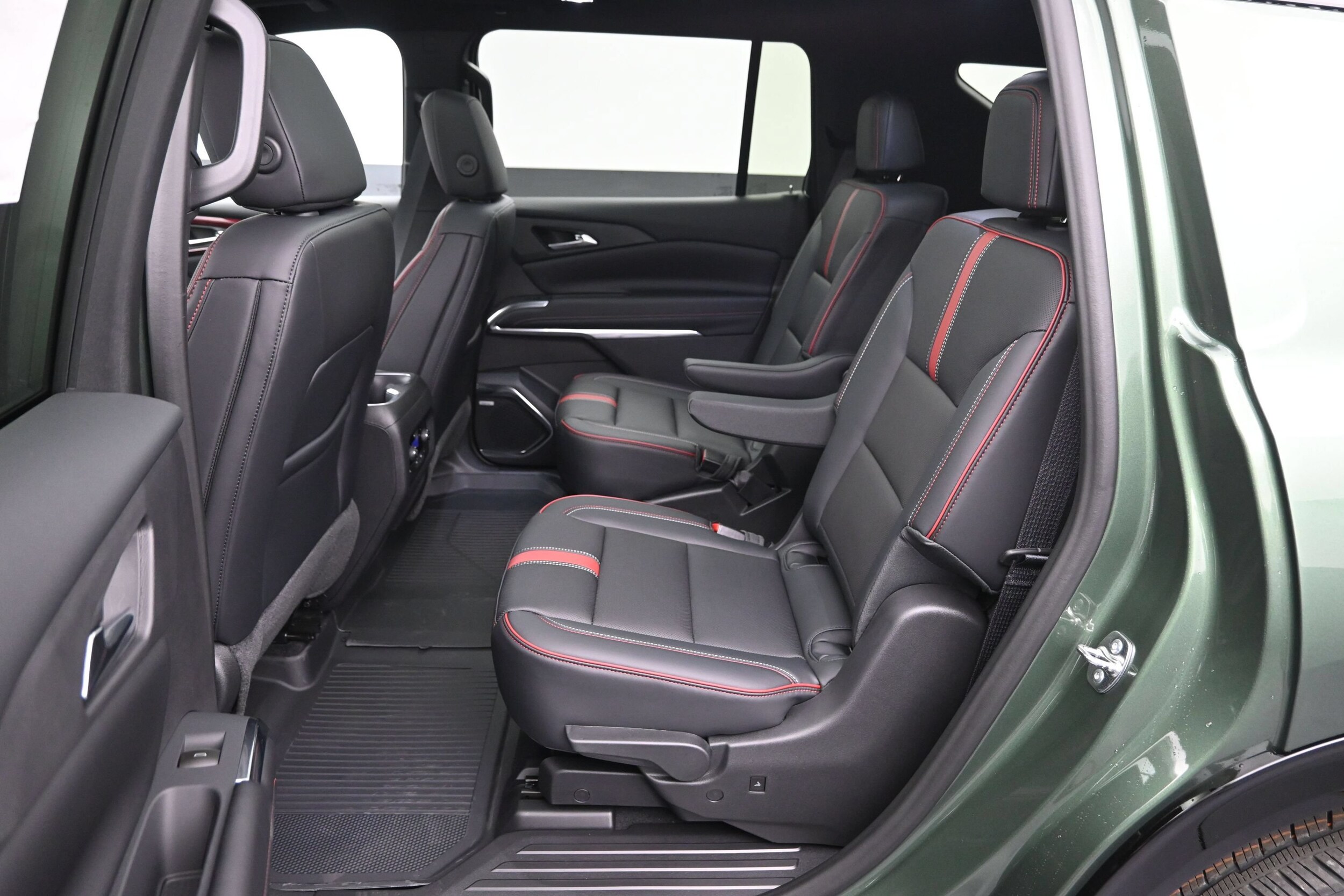 2027 Chevrolet Traverse RS - Photo 58