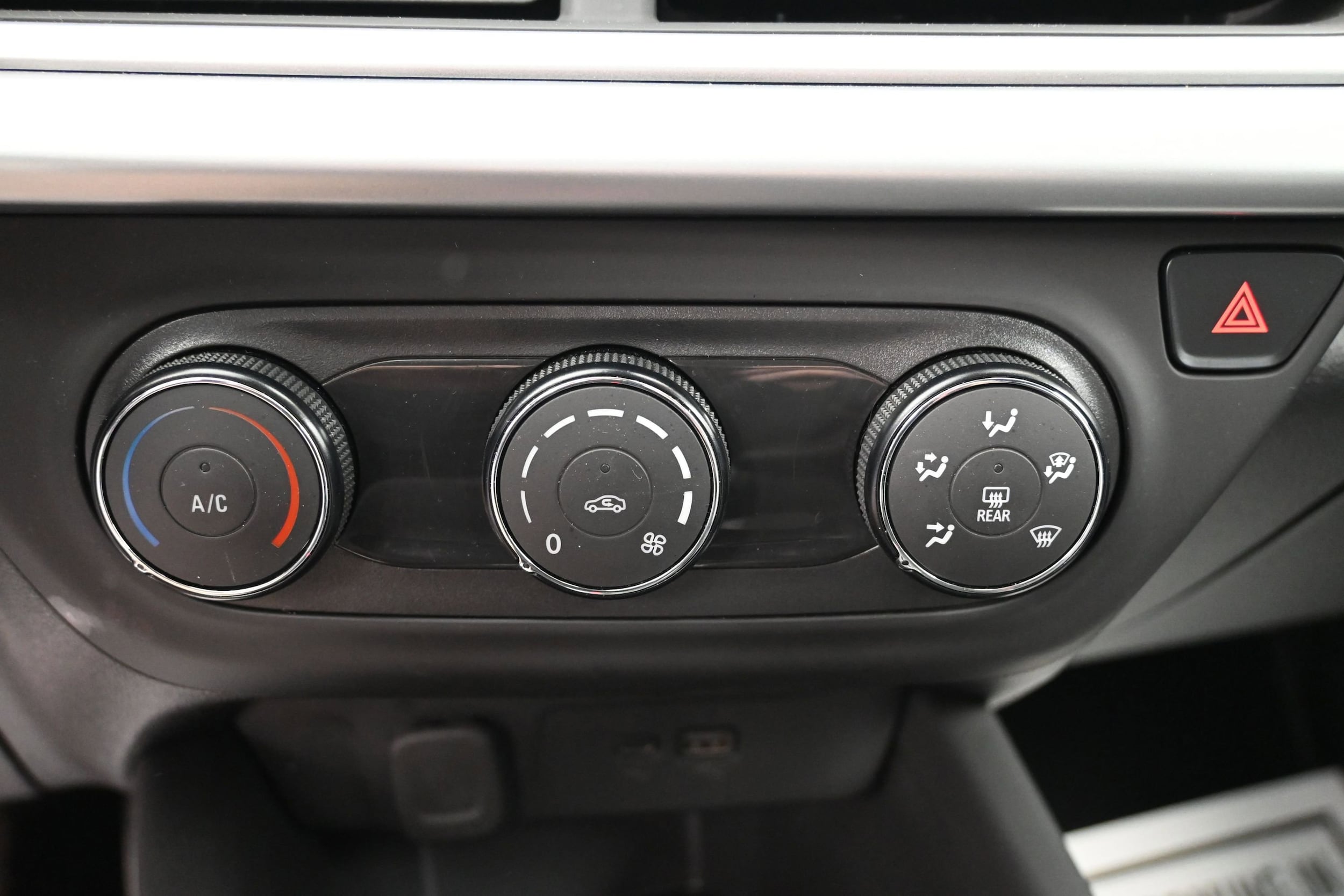 2024 Chevrolet Trax LS - Photo 34