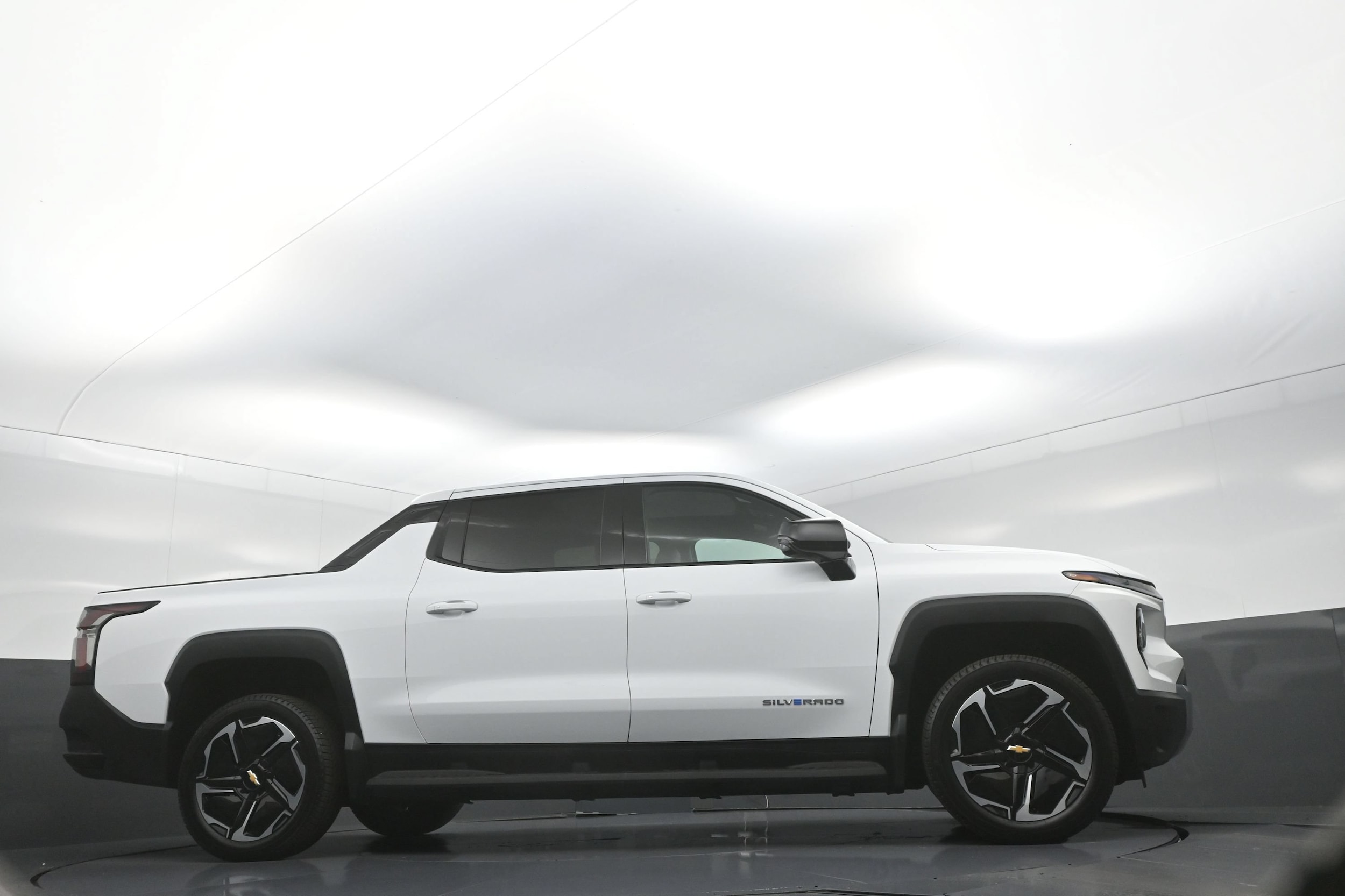 2026 Chevrolet Silverado EV LT - Photo 9